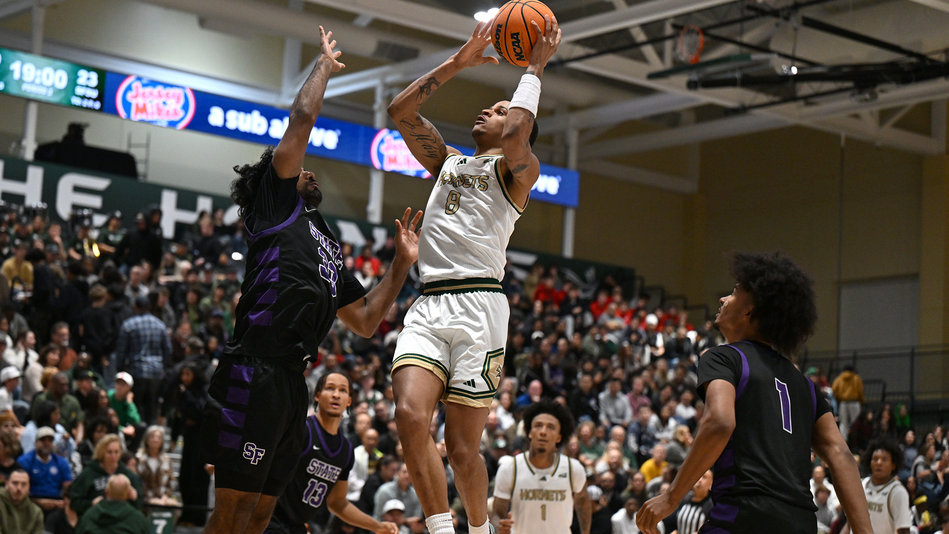 2526 O'neal packed house