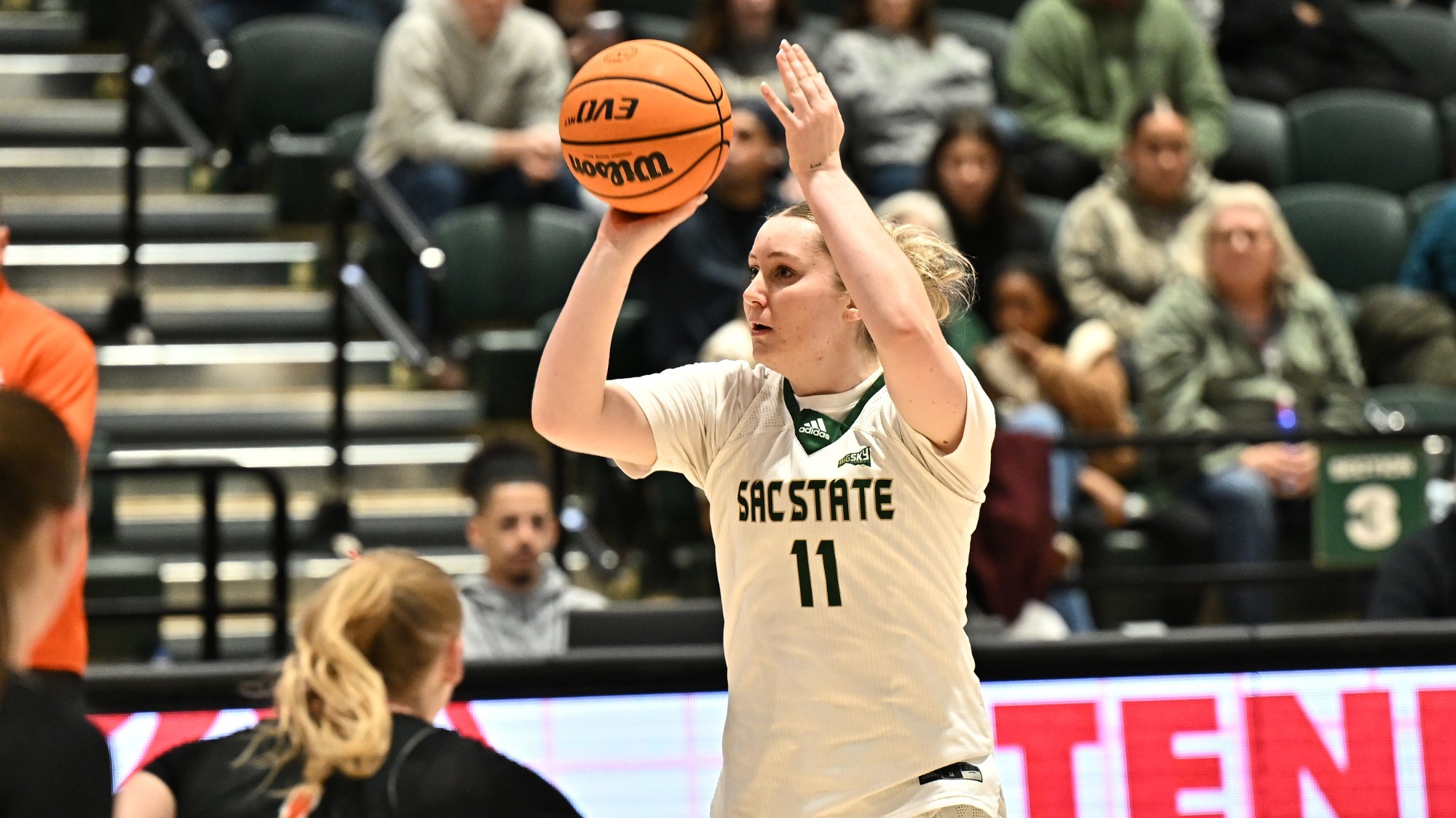 2025-26 WBB Rubi Gray attempts a jumper against Idaho State at Hornet Pavilion