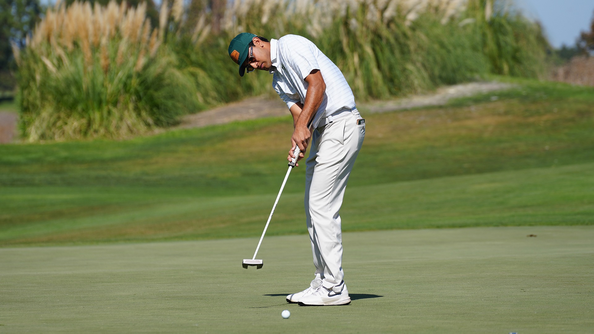 Jai Bahl putts