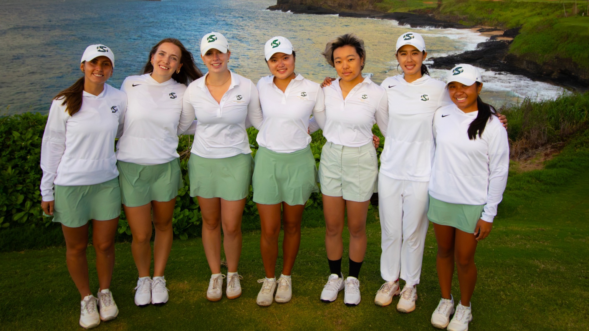 Women's golf team photo Hakalua 26