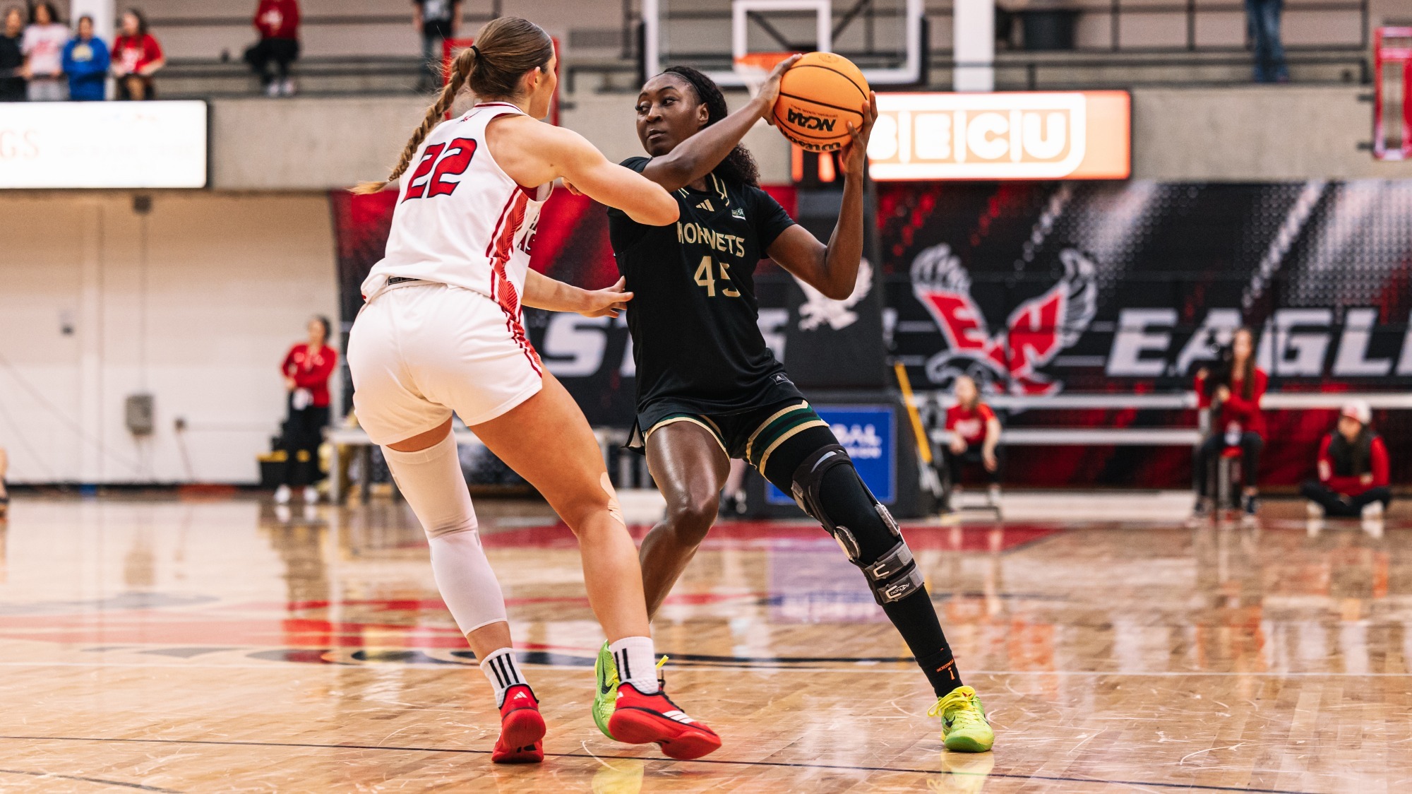 2025-26 WBB Fatoumata Jaiteh battles with an Eastern Washington defender with the ball