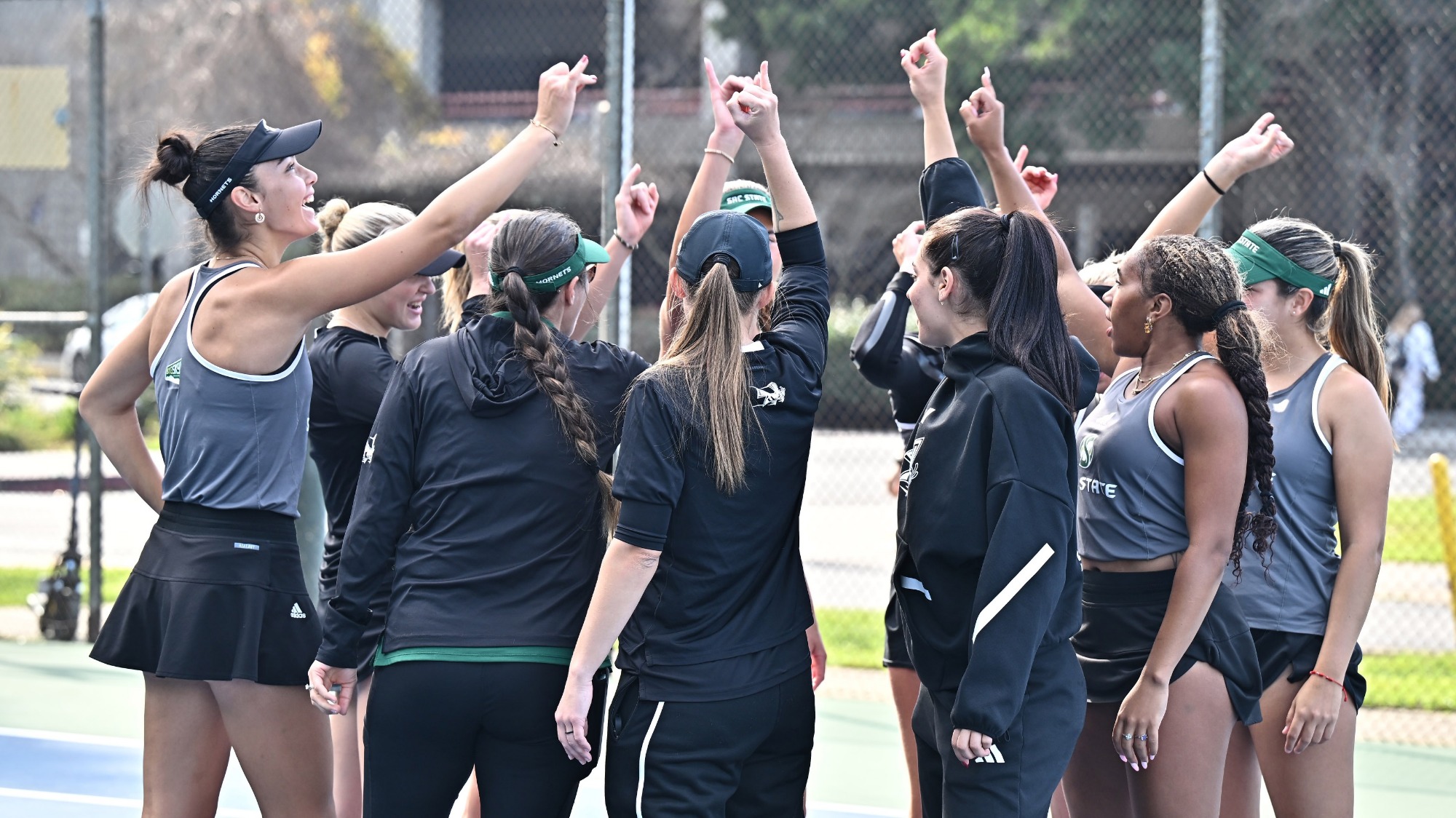 Stingers Up team huddle vs. Washington State (Feb. 6, 2025)