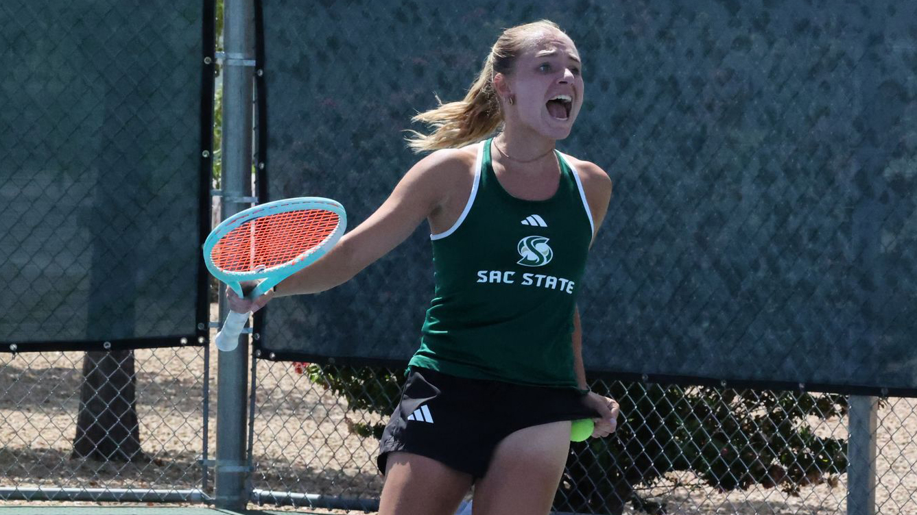2025-26 WTEN Lou Baudouin celebrates after clinching her match in the Hornets' 4-1 win over Idaho in the Big Sky Tournament semifinals