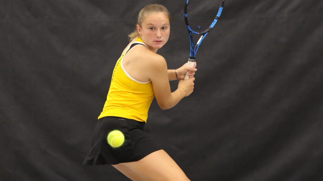 2025-26 WTEN Nel Van Hout action photo while at Milwaukee