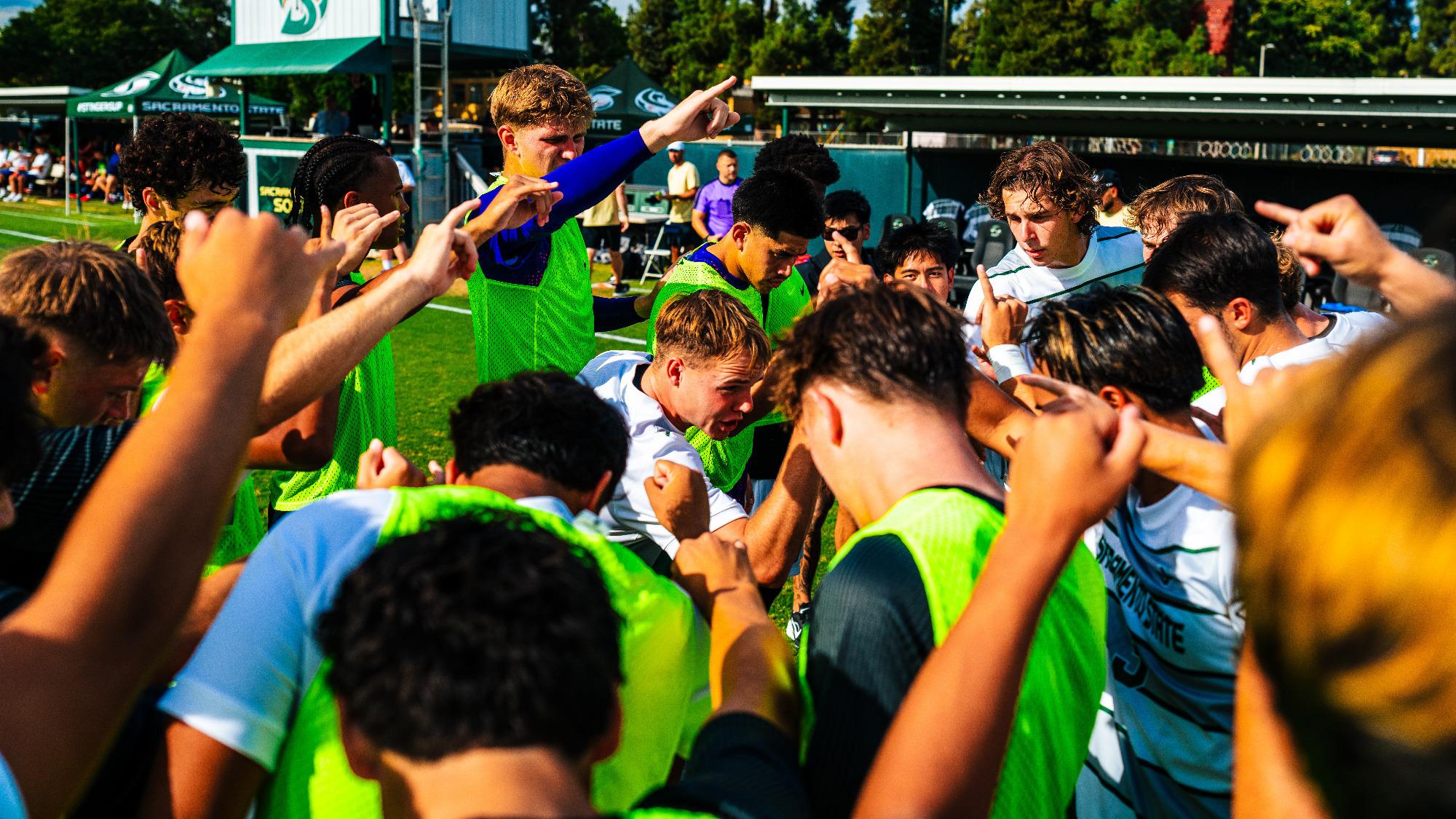 2026 MSOC team huddles with Stingers Up prior to kick-off against UC Davis