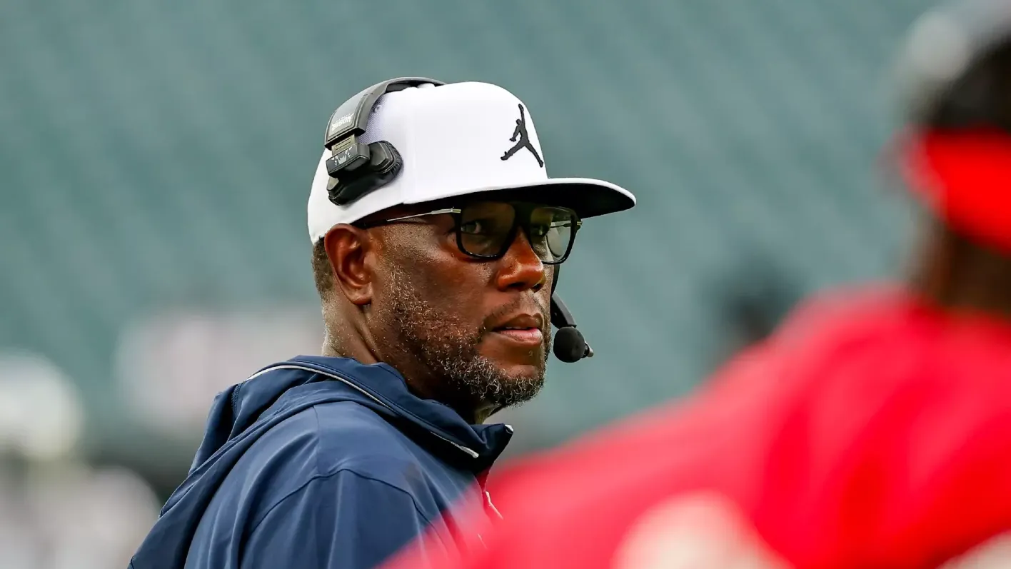 Howard at Temple (09-06-25)