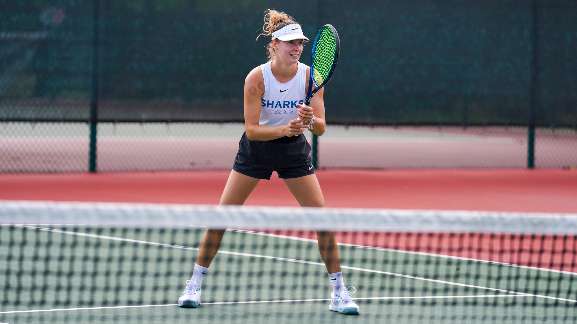 Tereza Noah Prepares for Serve