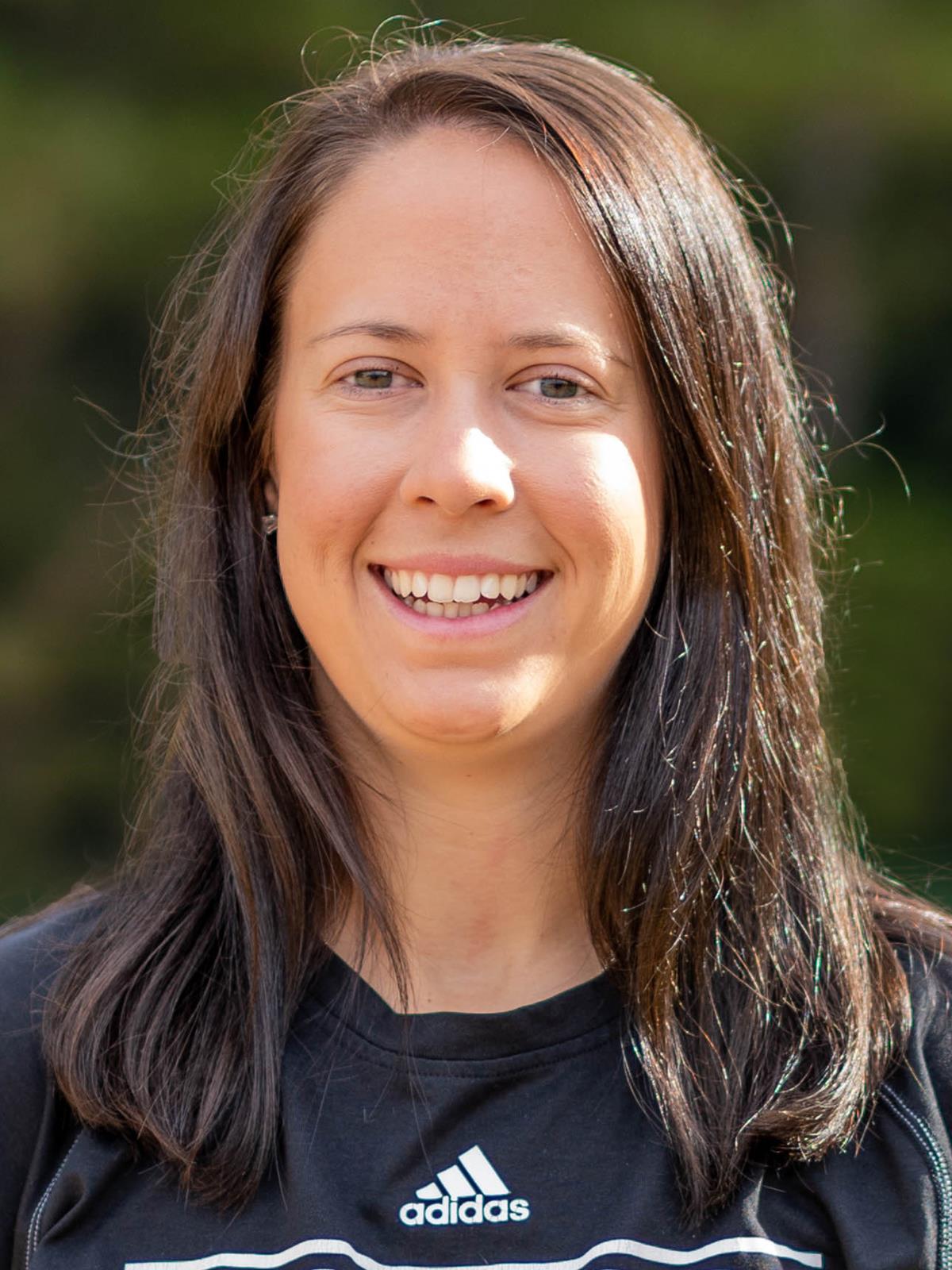 Kelly Sonnemann Headshot 19