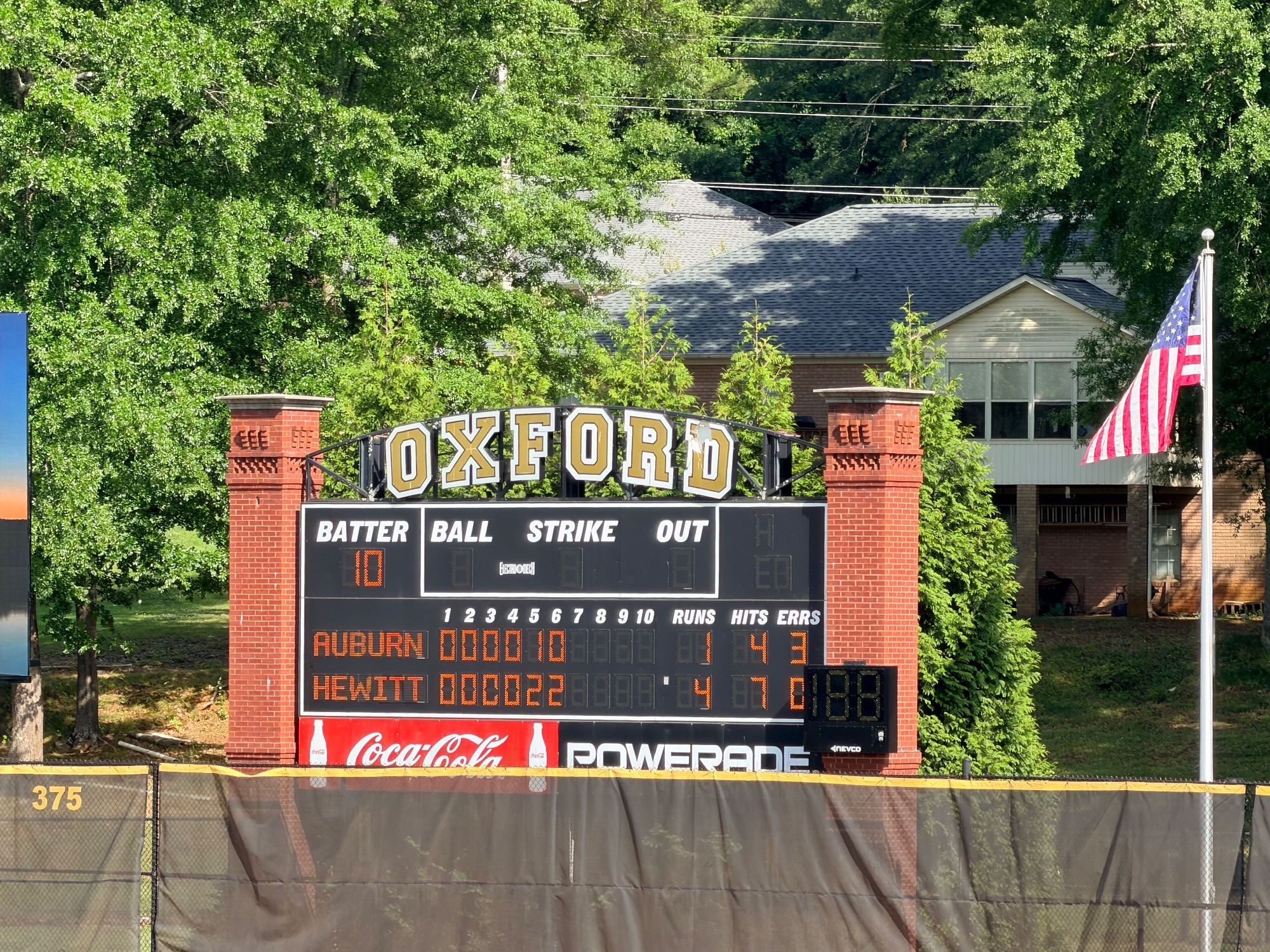 Scoreboard from game 1... 4-1 Huskies. 