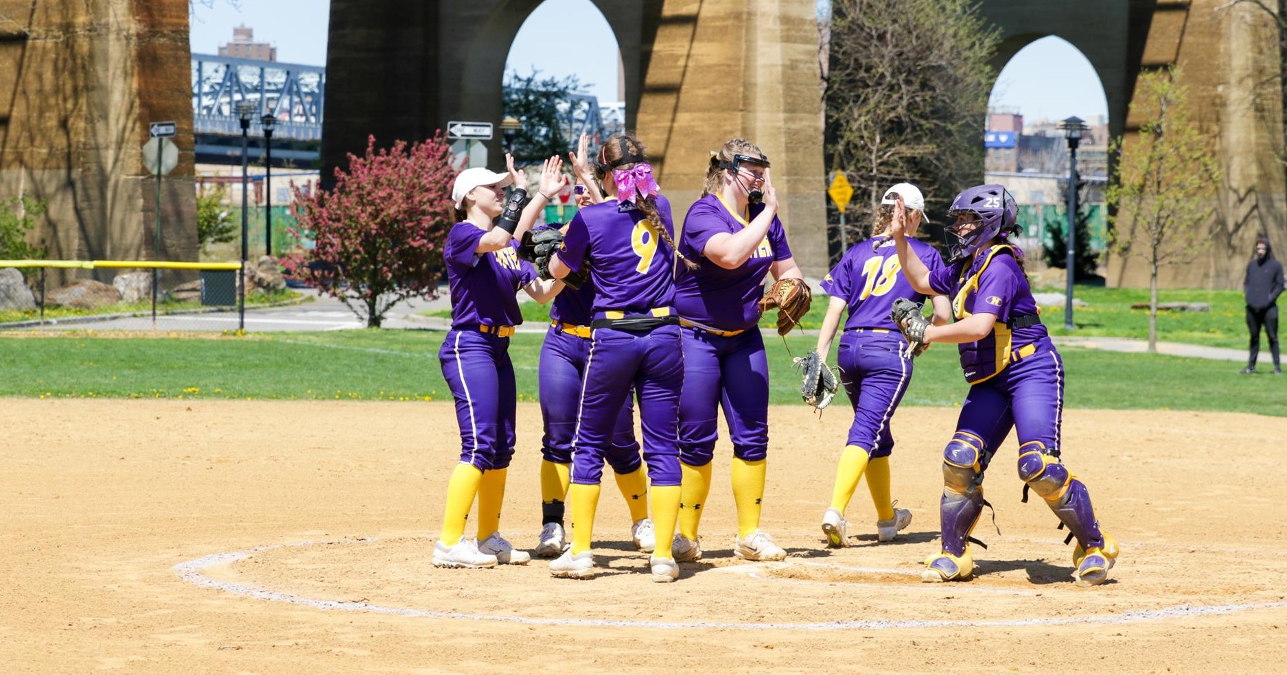 Softball Earns Bid To ECAC Tournament Hunter College Athletics