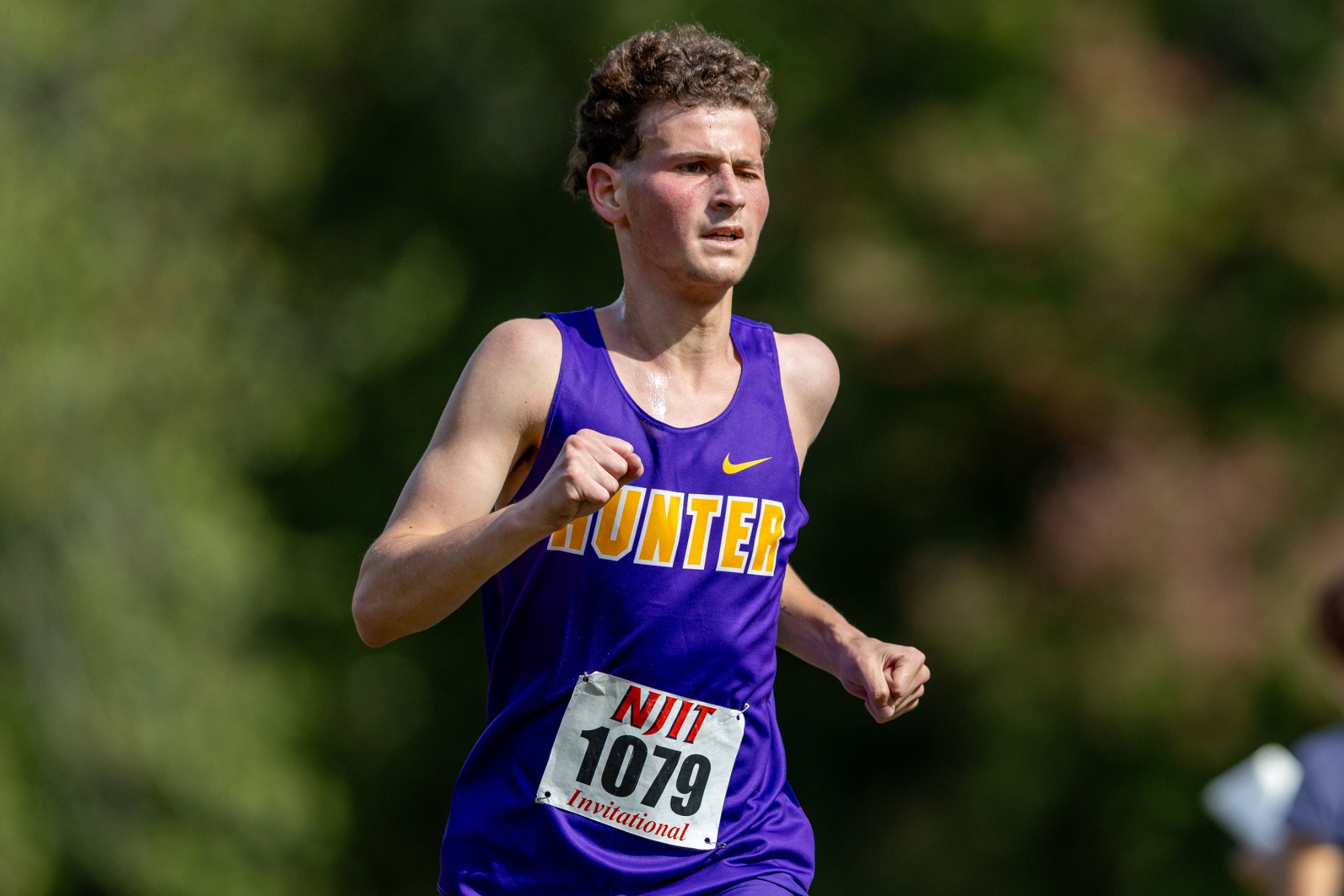Leonardo Kaplan cometes for Hunter cross country.