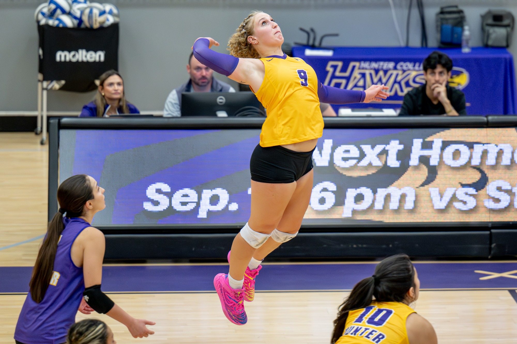 River Sutch competes for Hunter women's volleyball