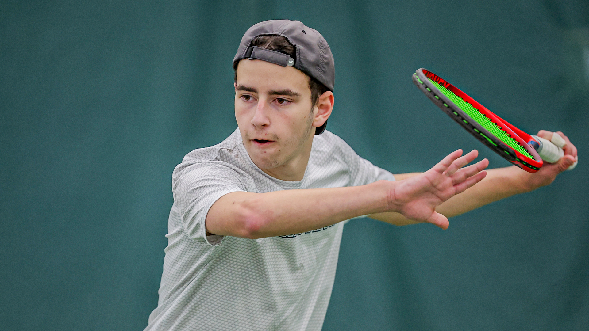 Cabue Valverde readies fronthand