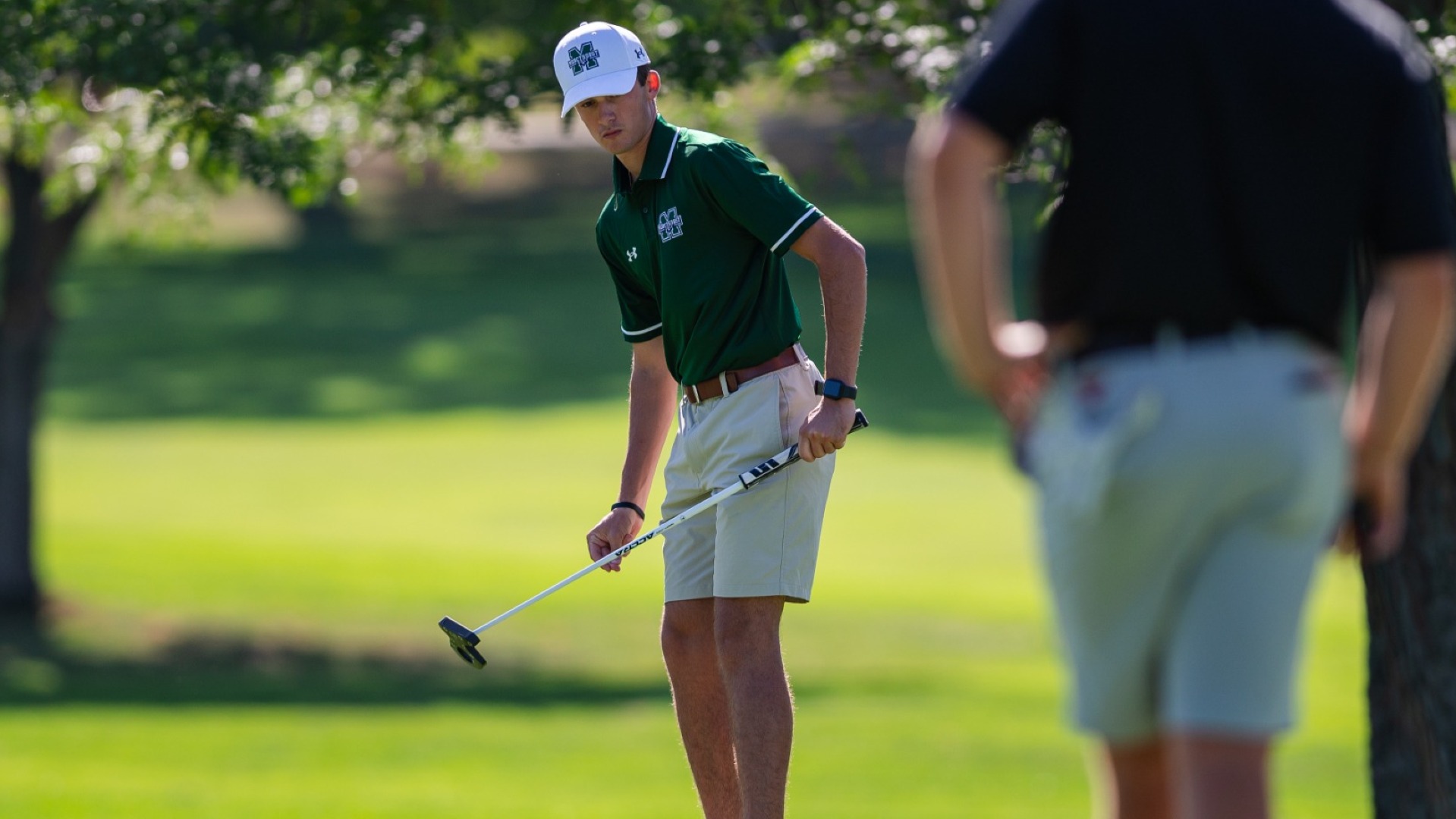 Barrett Paolini putt