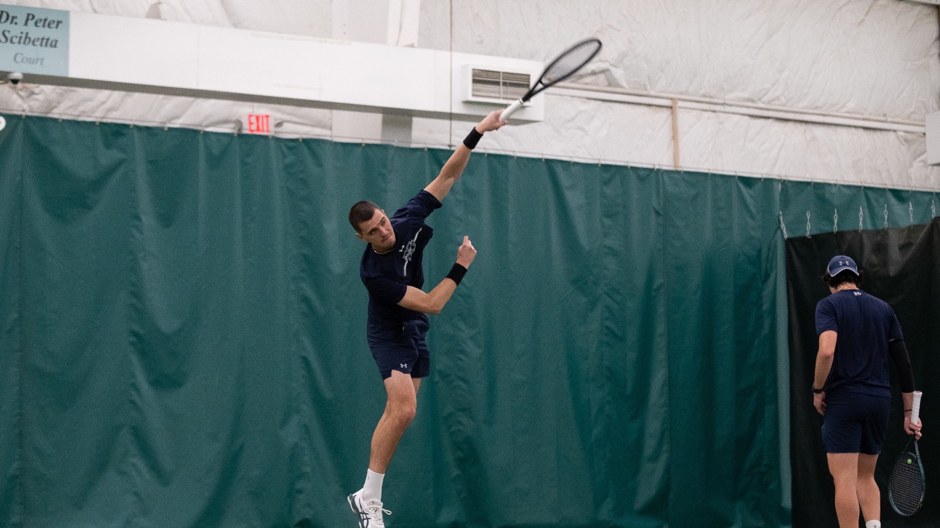 Petar Serves