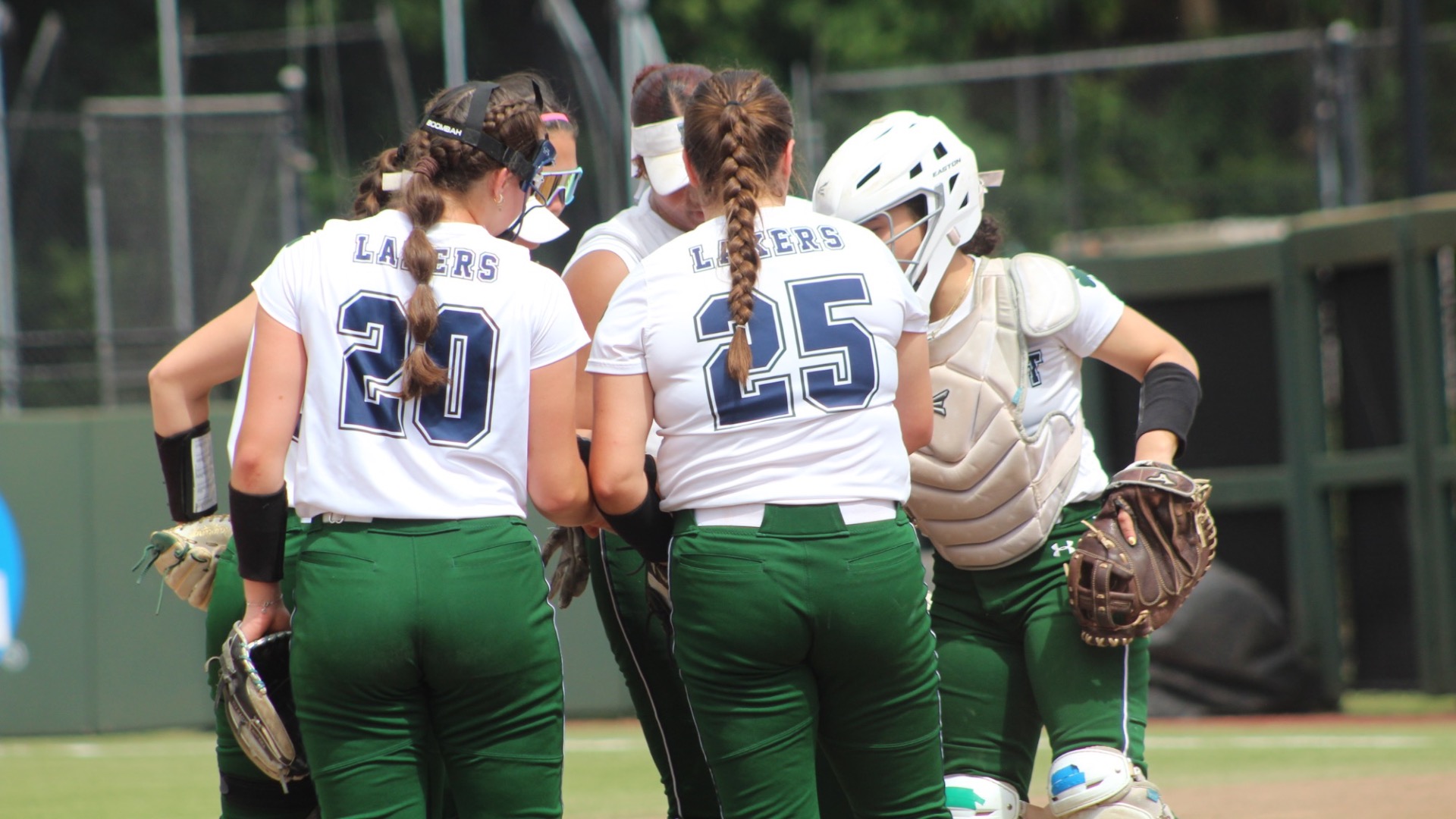 Softball Hawaii Huddle