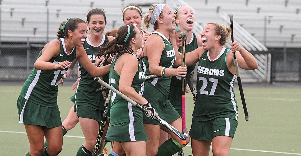 Kayla Littler 2013 William Smith Field Hockey Hobart And William 