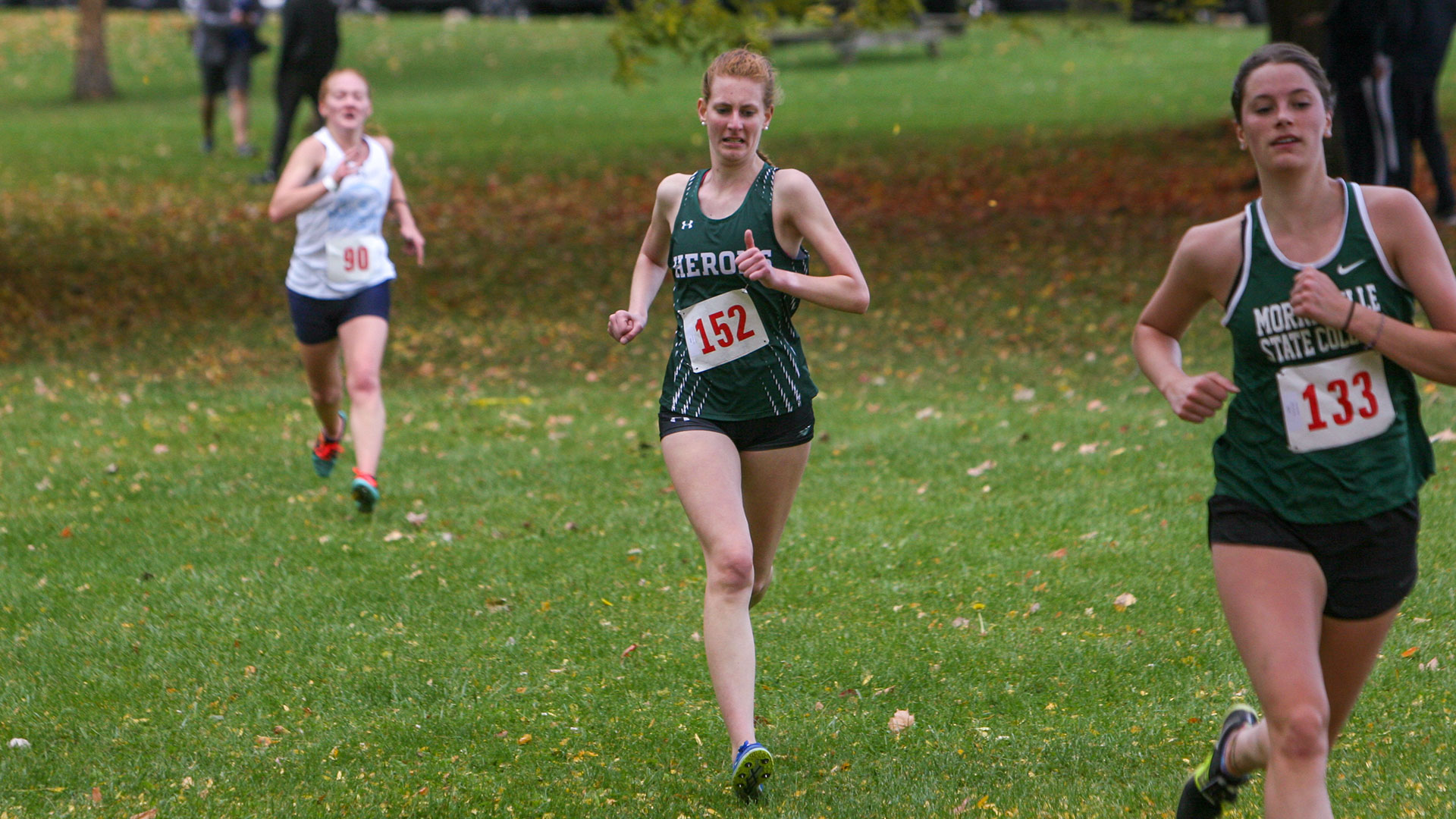 Rebecca Barr runs in the 2022 CCOC Championships.