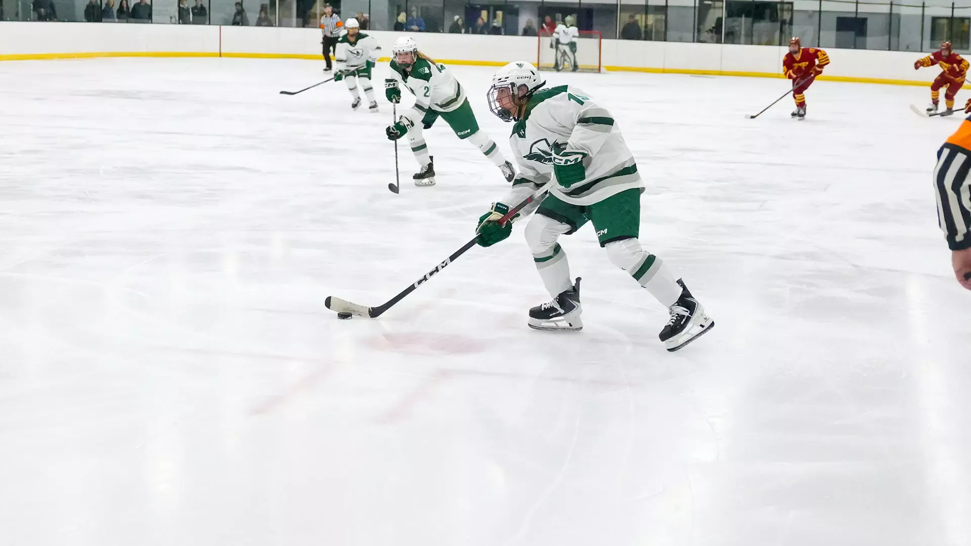 Bella Hacker passing