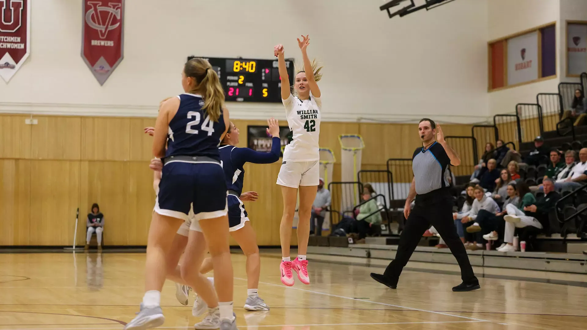 Amelia McCulley shoots the ball 