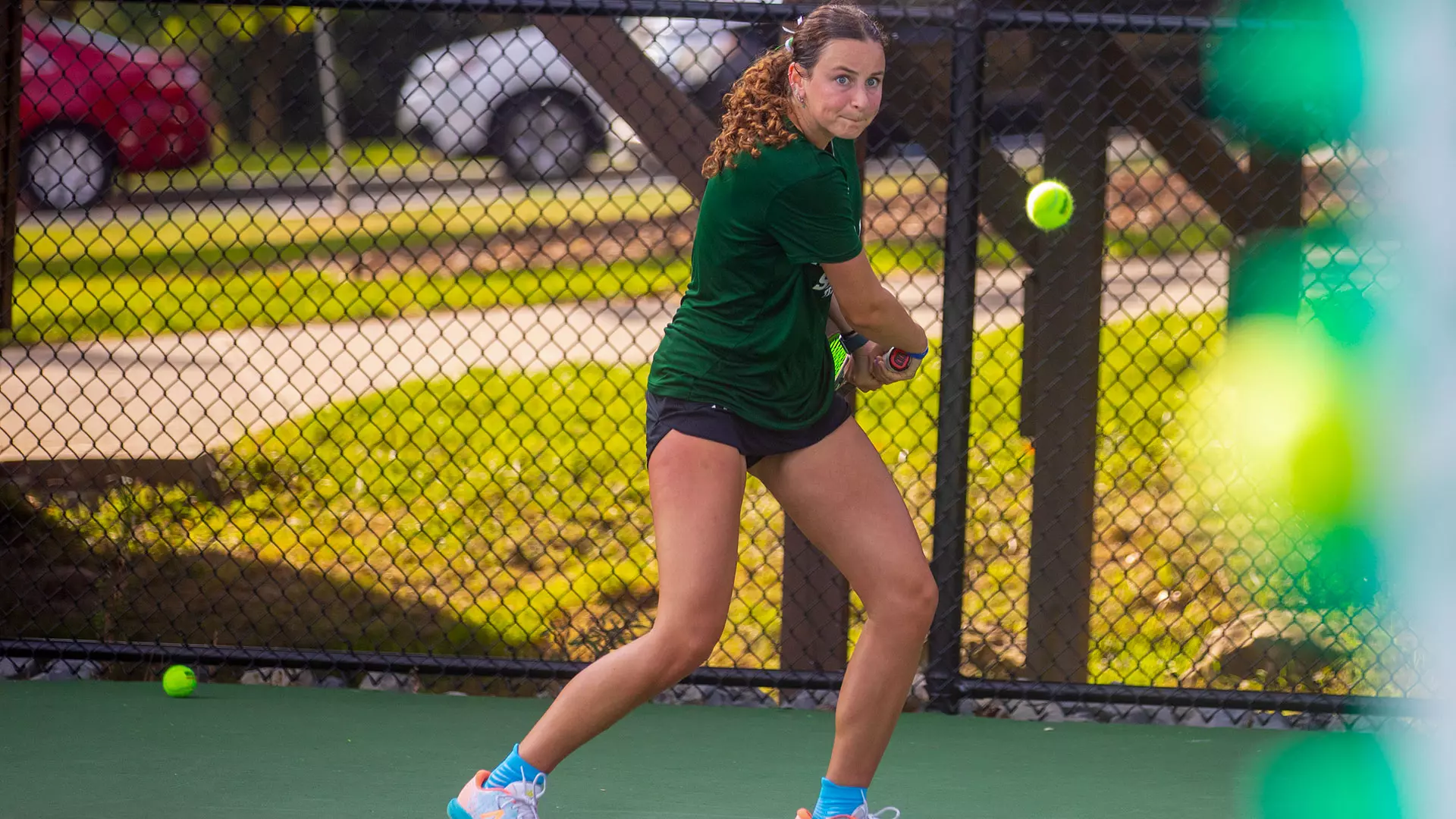Haley Levine preparing to return the ball