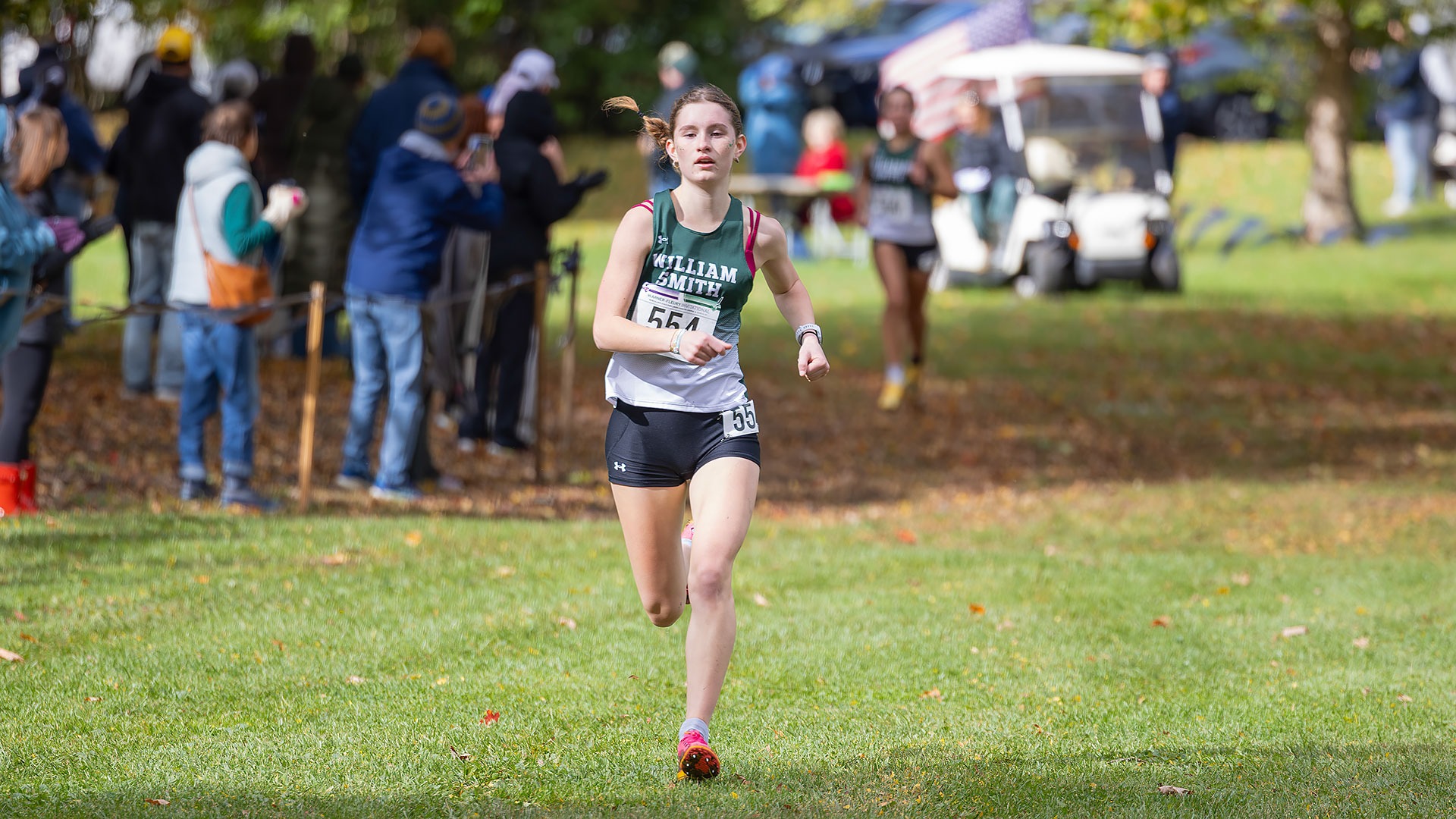 Vienna Ritter-Yelle runs down the homestretch, winning the inaugural Warner-Fleury Invitational.