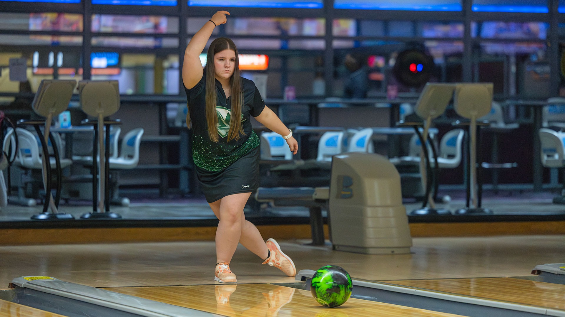 Natalie Yale competes at Sunset Bowl.