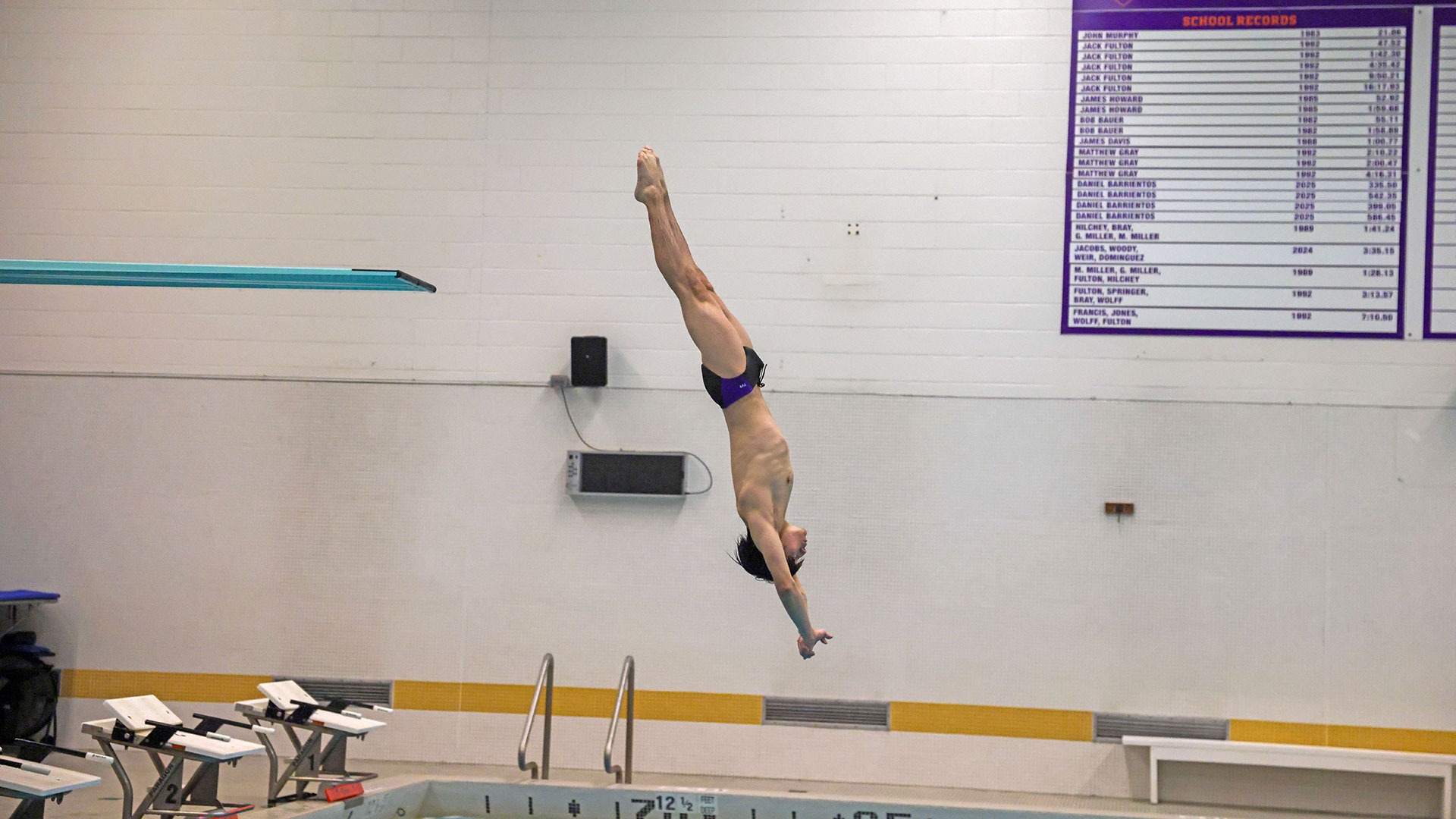 Daniel Barrientos diving