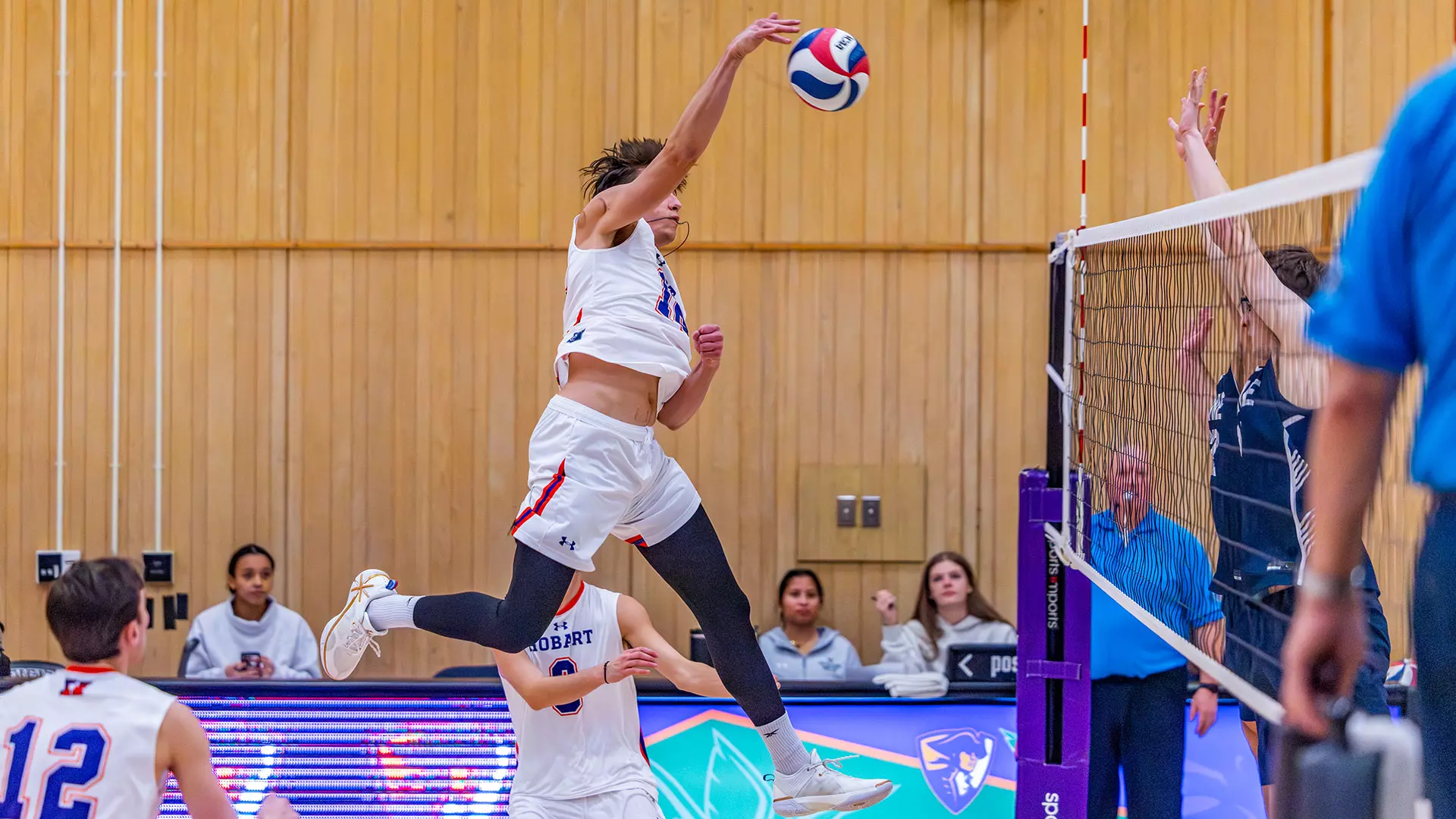 Kian Kischke attacking the ball 