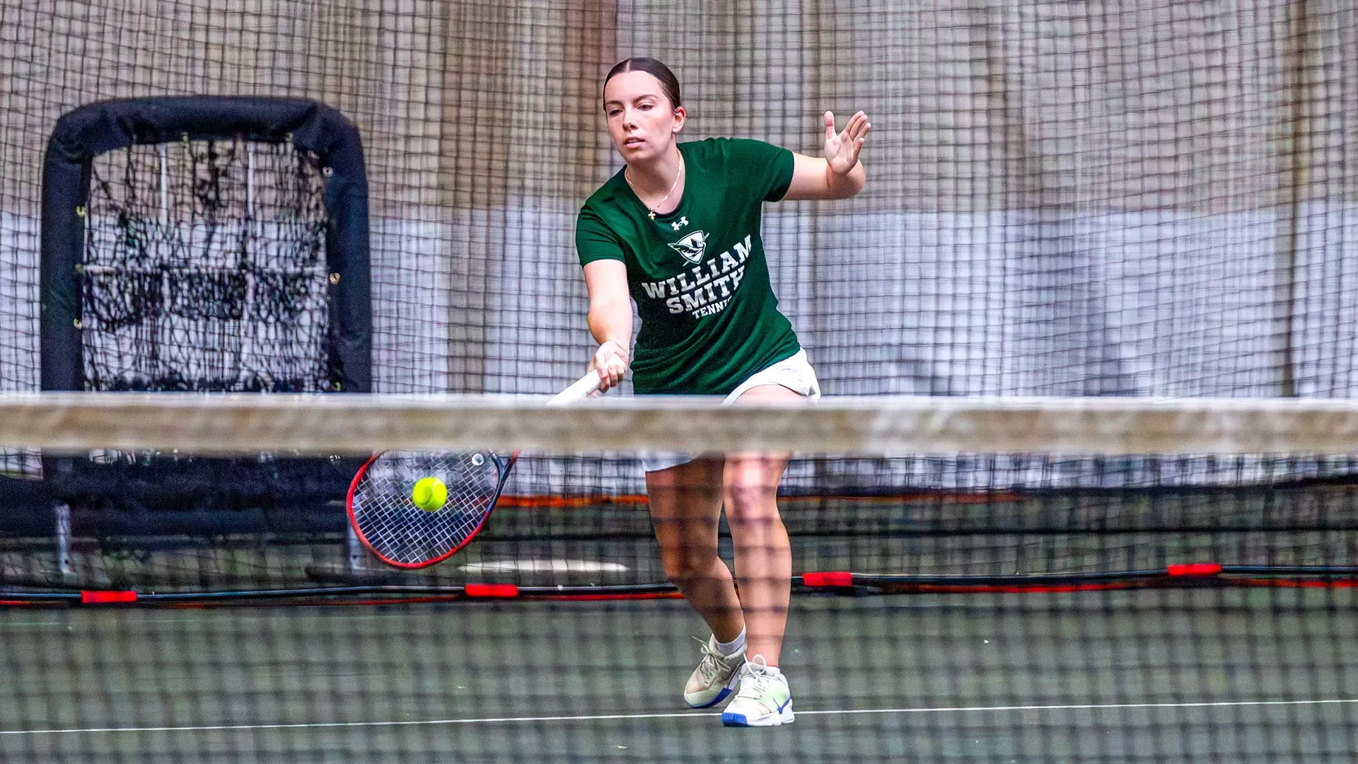 Bethany Walker hits a forehand slice