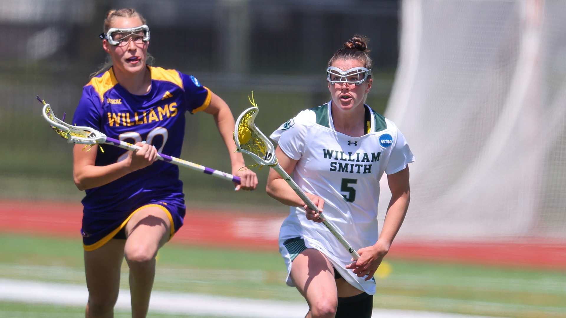 Delaney Cassidy runs through midfield against Williams