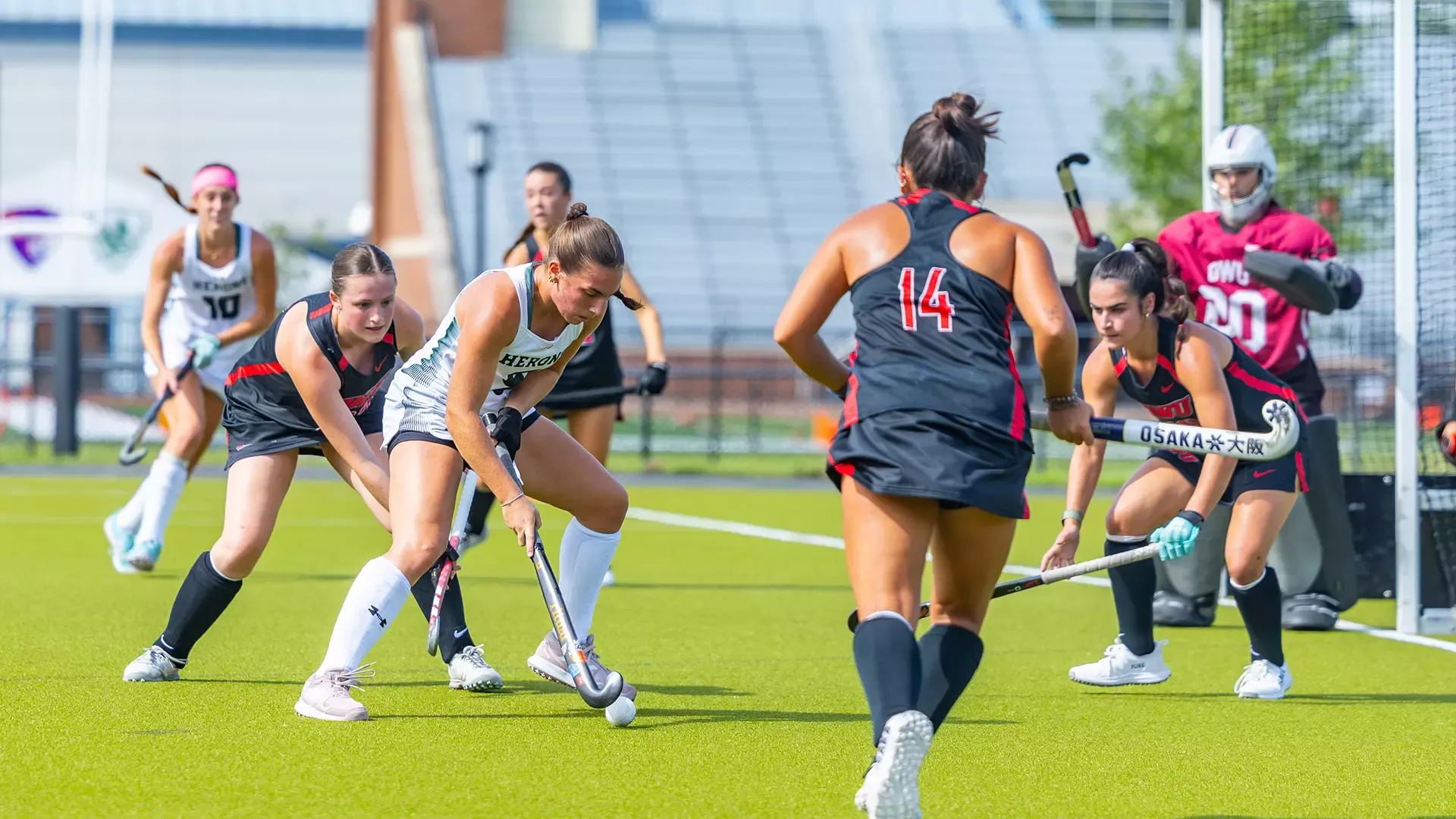 Eliza Freeland looks to score from just outside the net 