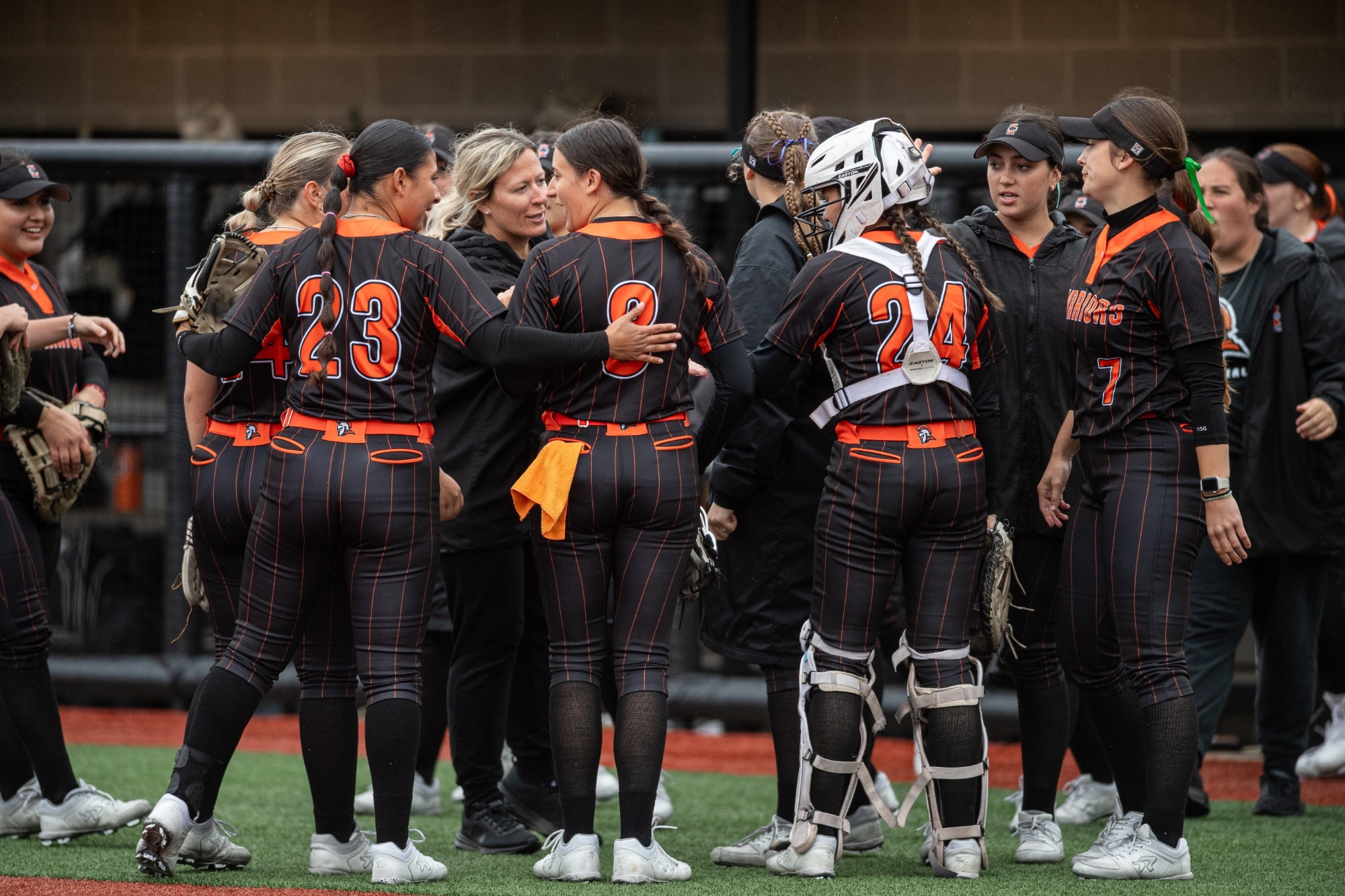 Softball Group Photos vs Siena Heights