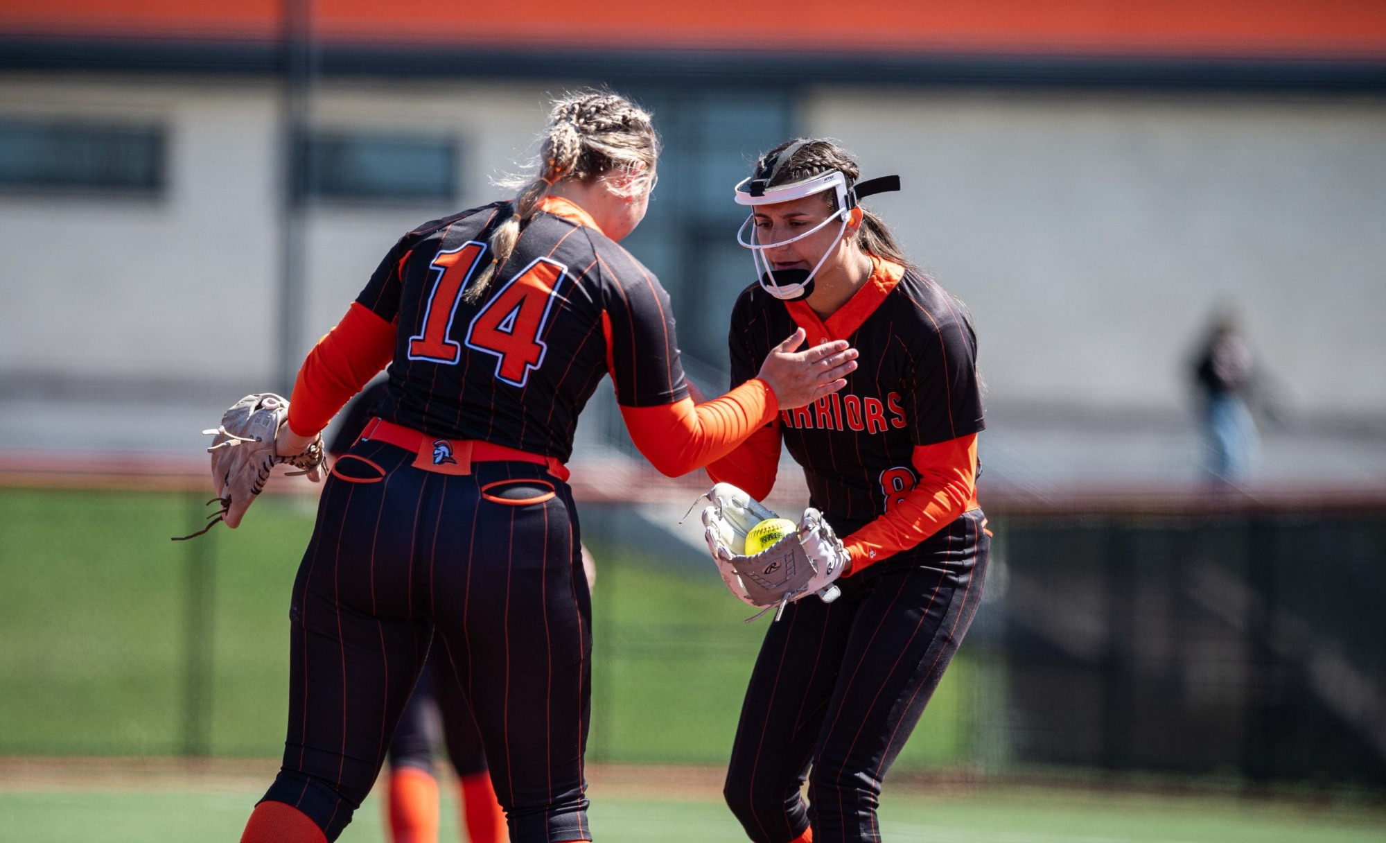 Walter embraces Bravo in the circle 