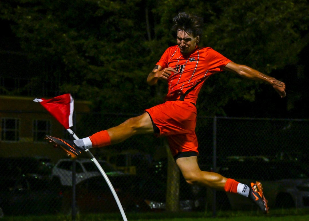 Robin Vezinet corner kick cele