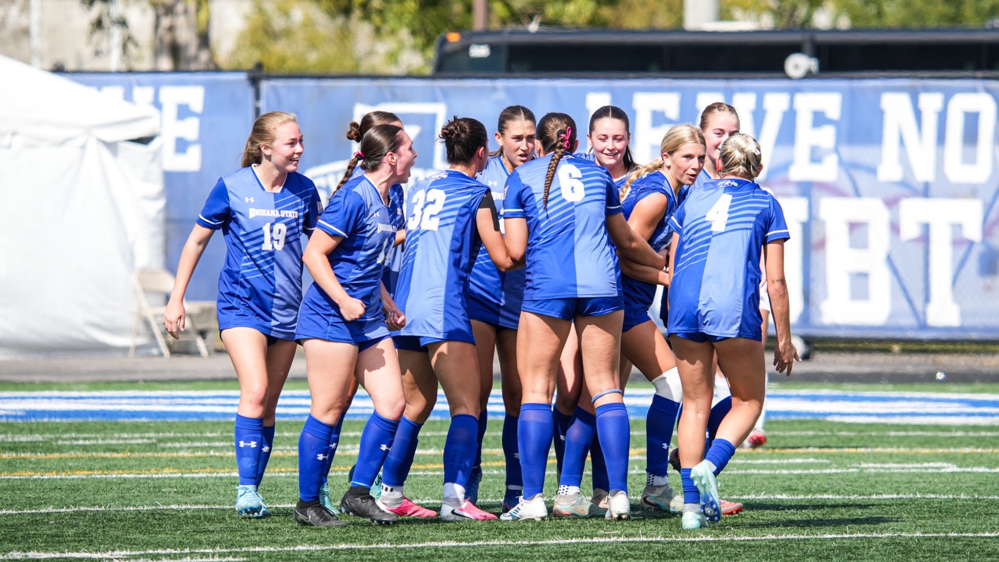 team huddle soccer