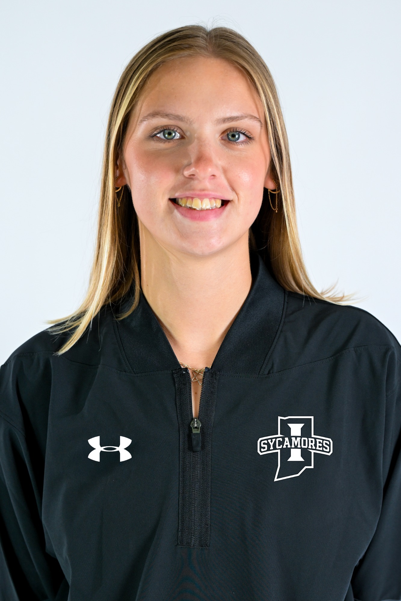 jordan holland headshot 3x2