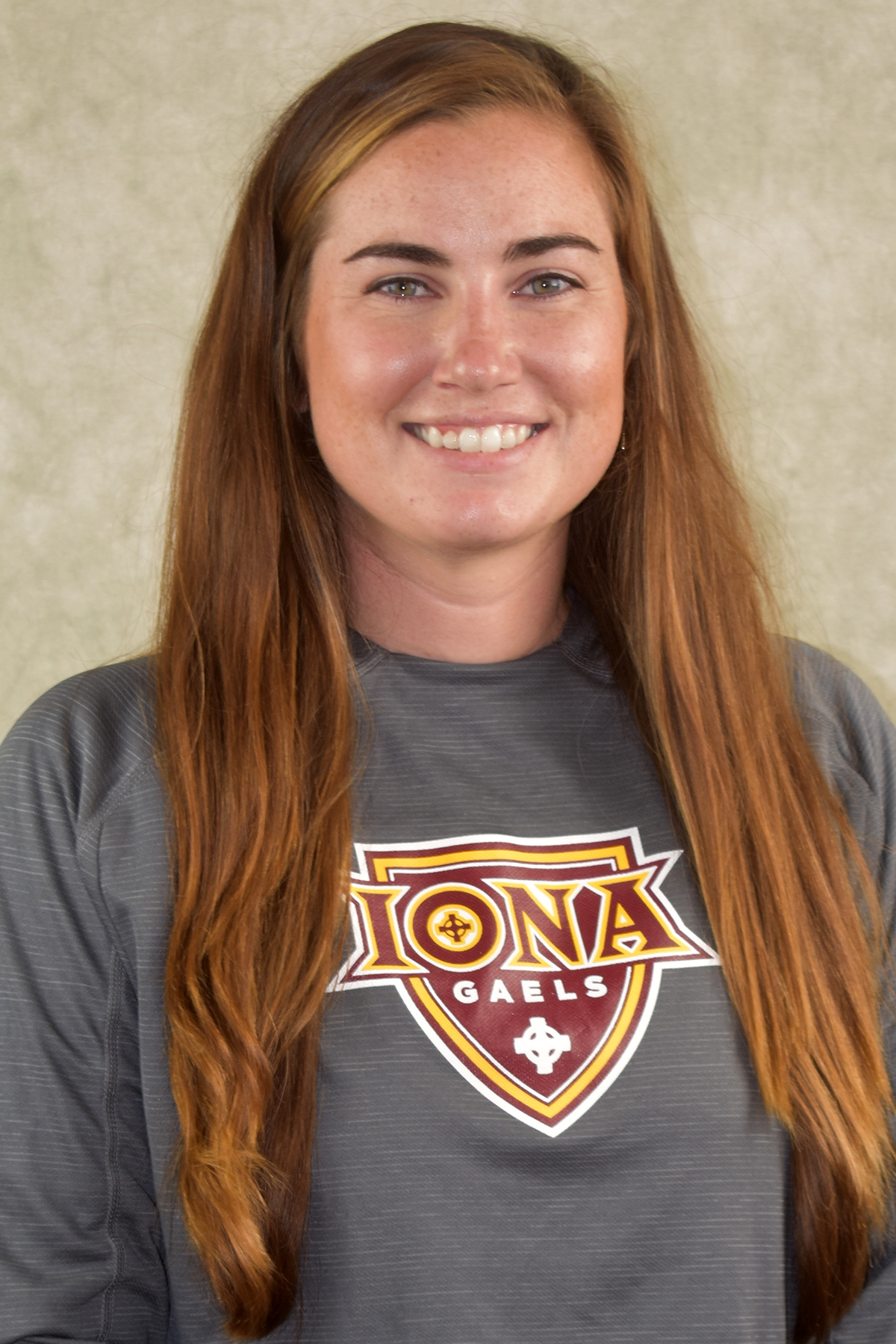 Stephanie Reinhardt Headshot