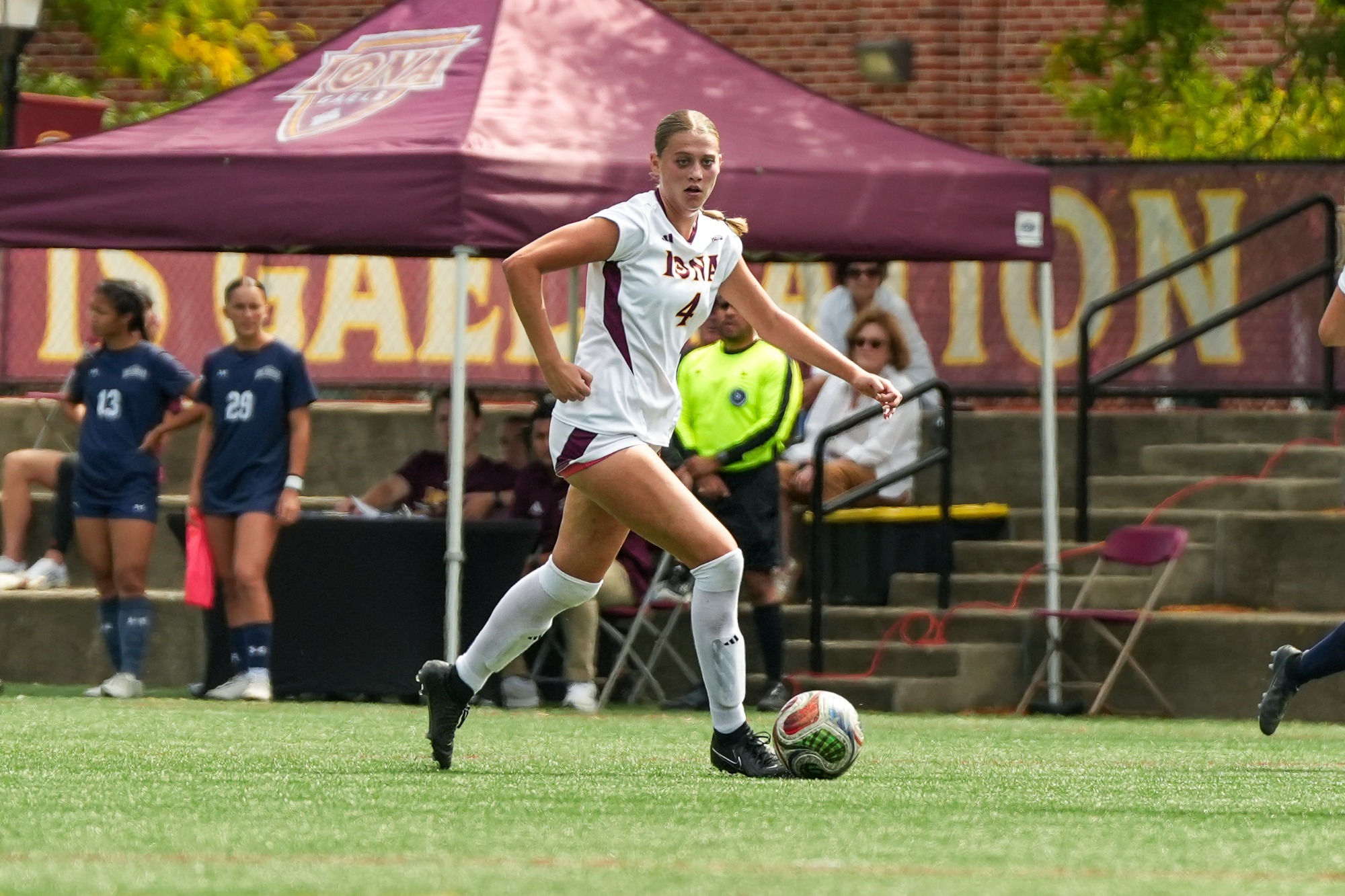 Misiolek dribbling in the midfield 