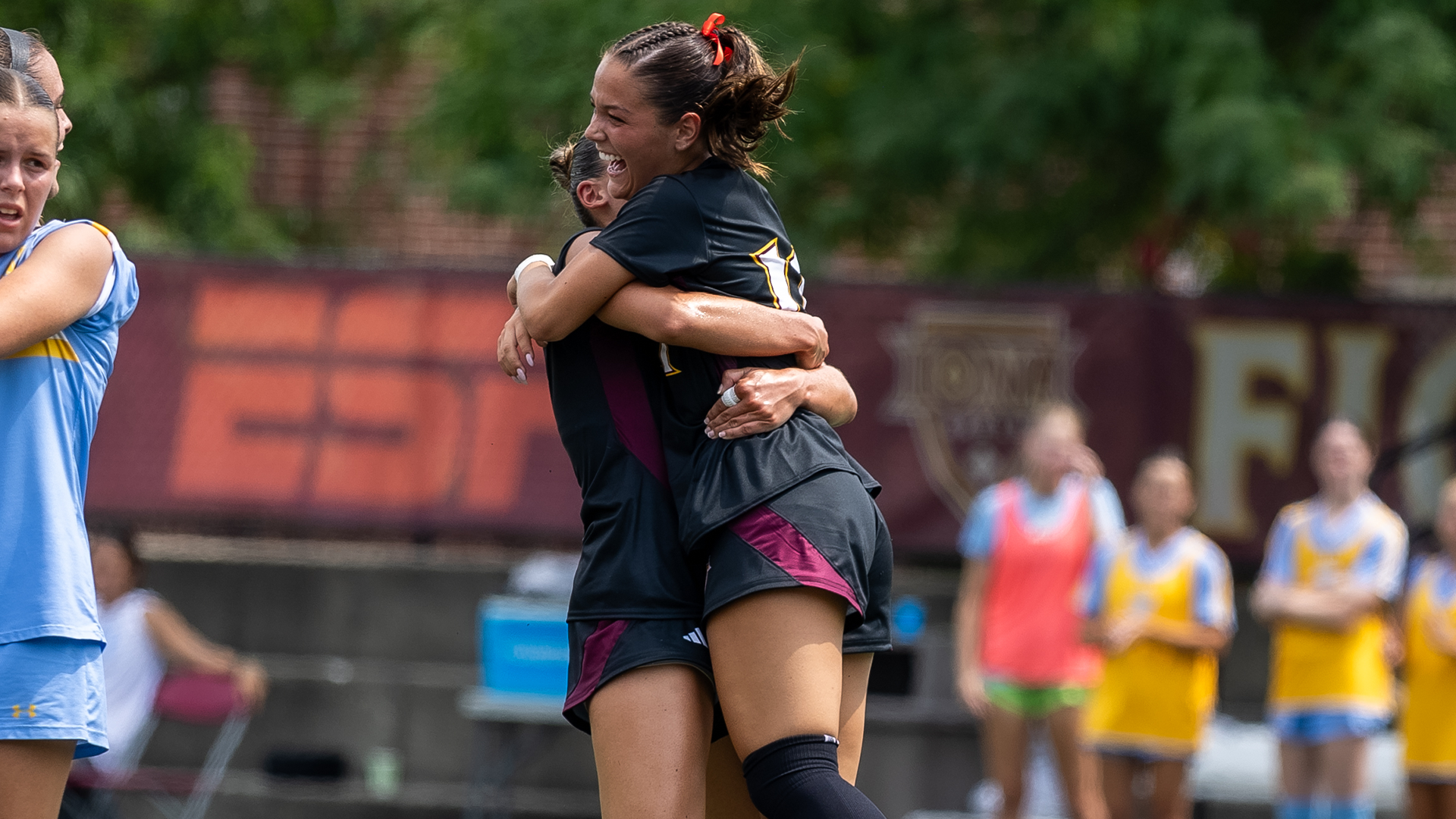 WSOC Hug vs LIU