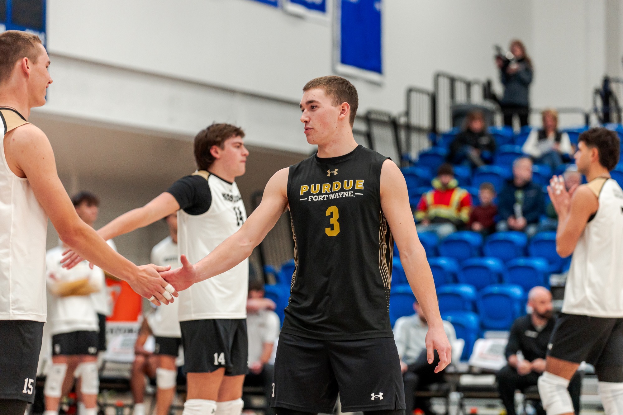 Andrew Mayer headshot