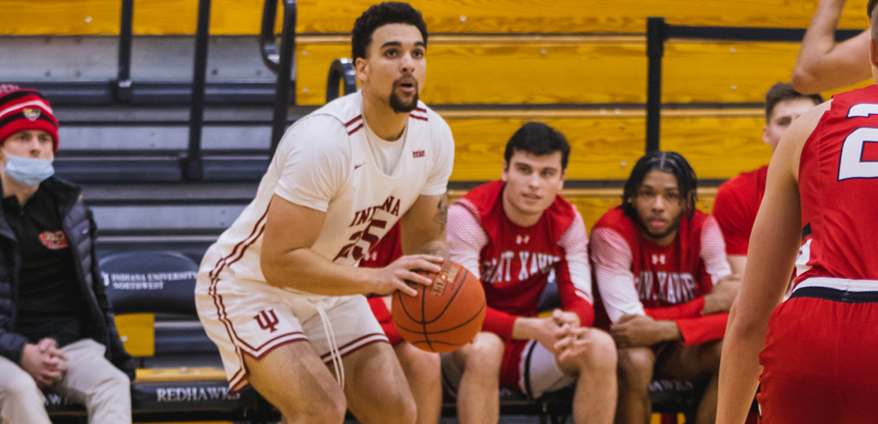 Men's Basketball Comes Back and Downs Cardinal Stritch Saturday