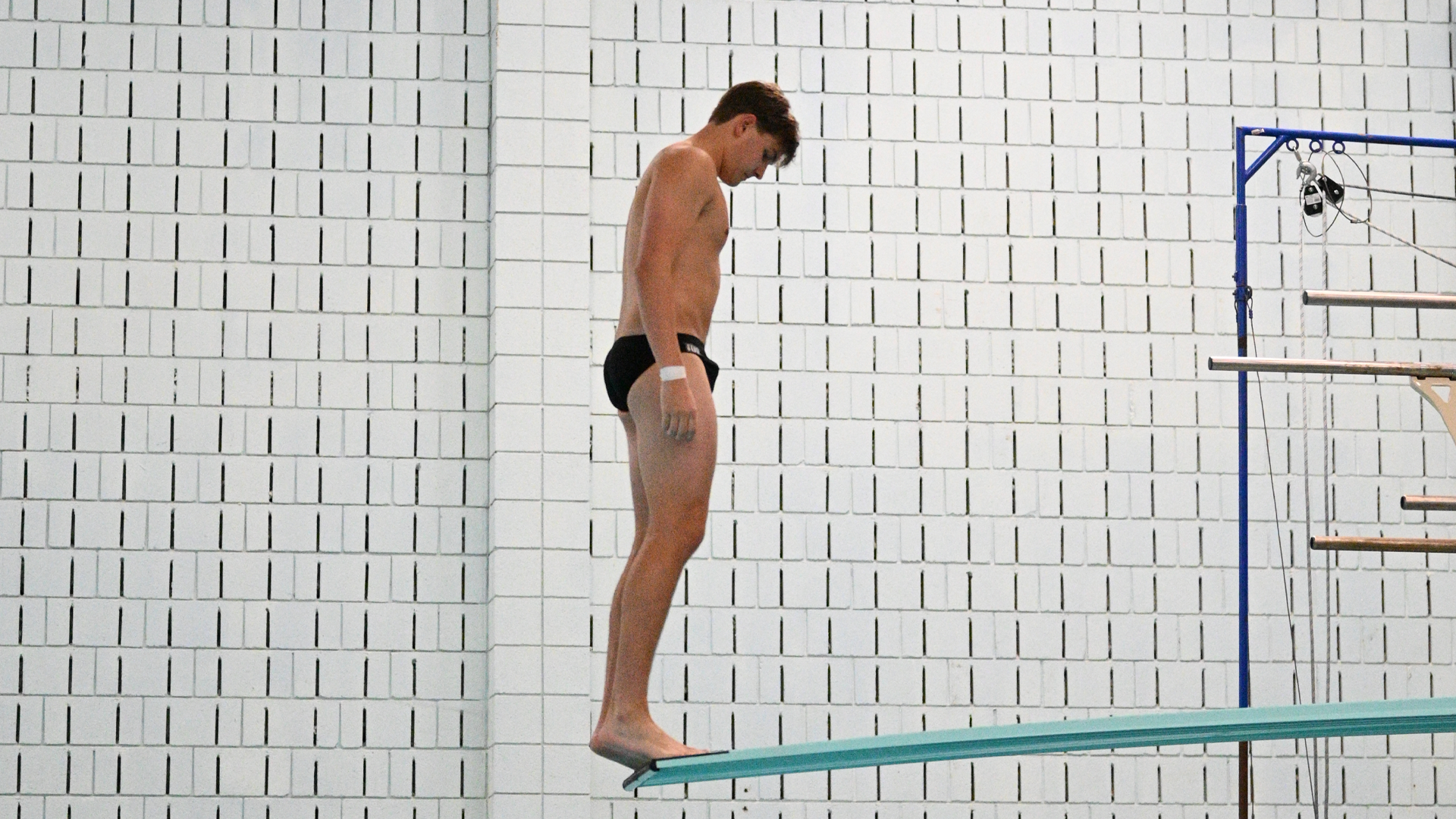 Jeremiah Laslavic high dive