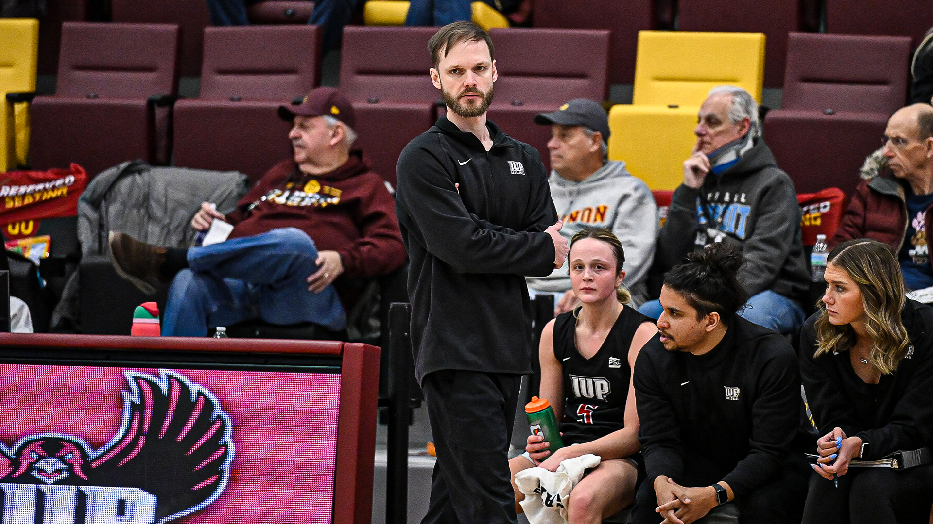 Coach Craig Arms Folded