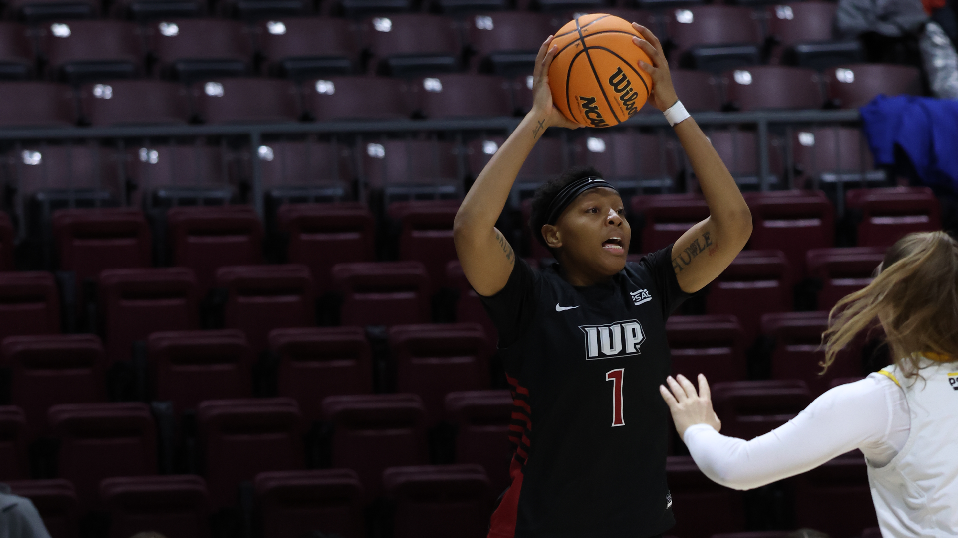 Shae Weaver Ball over Head