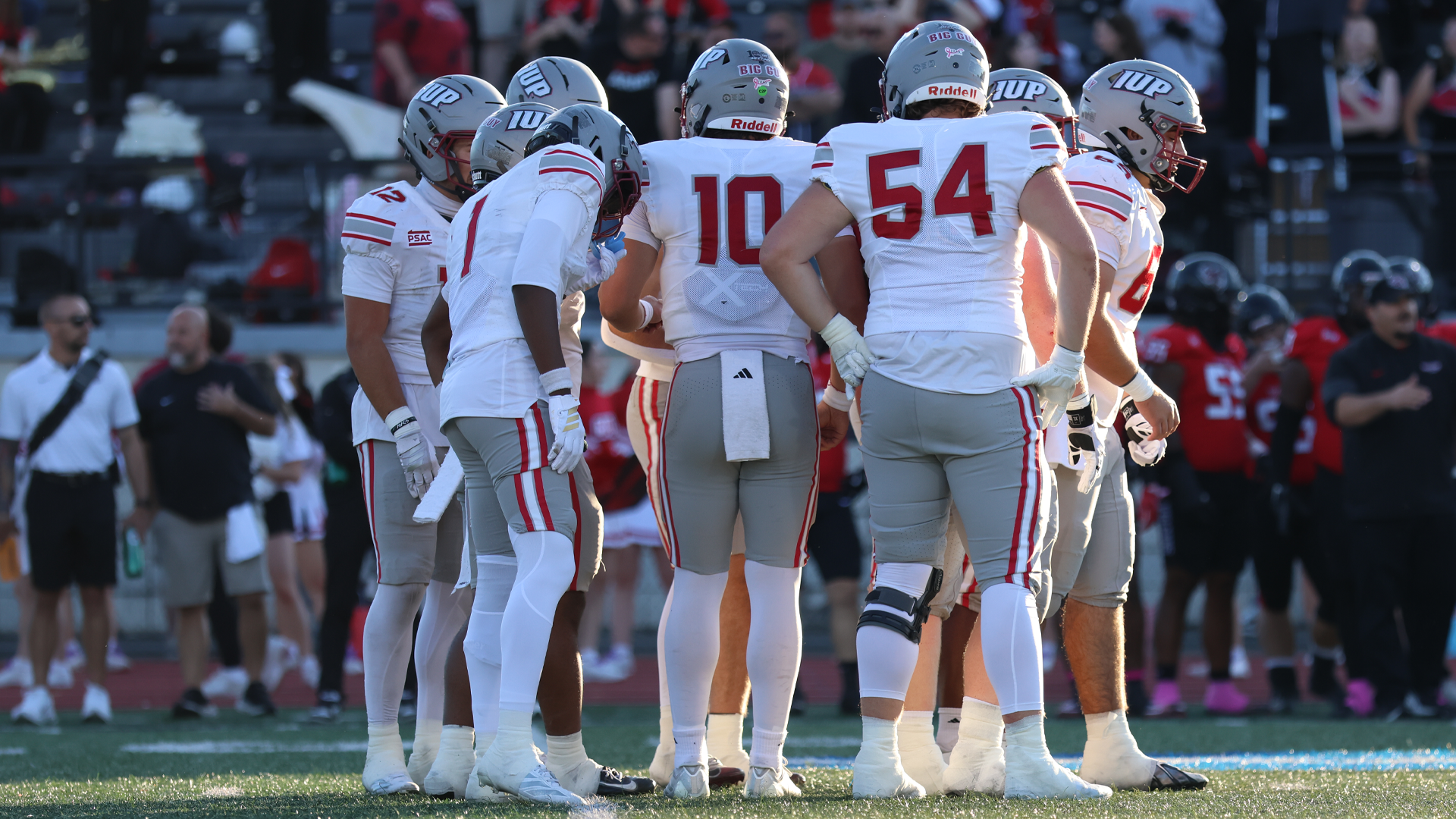 iup fOOTBALL oFFENSE hUDDLE 2026