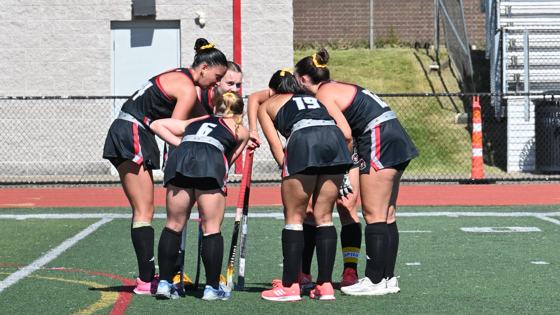 FH On-Field Huddle