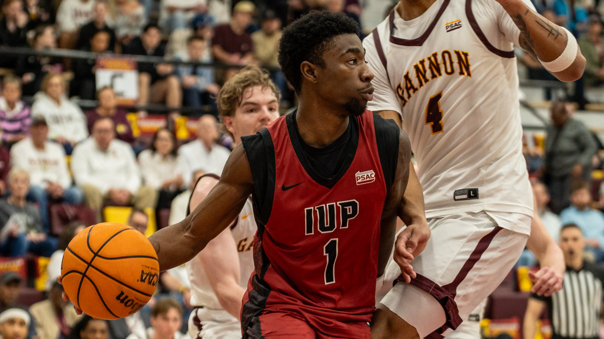 Ky Merraro under basket