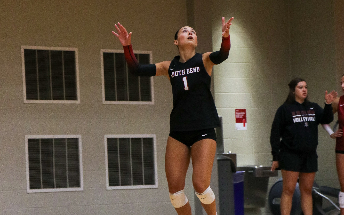 Sydney Hannah serving