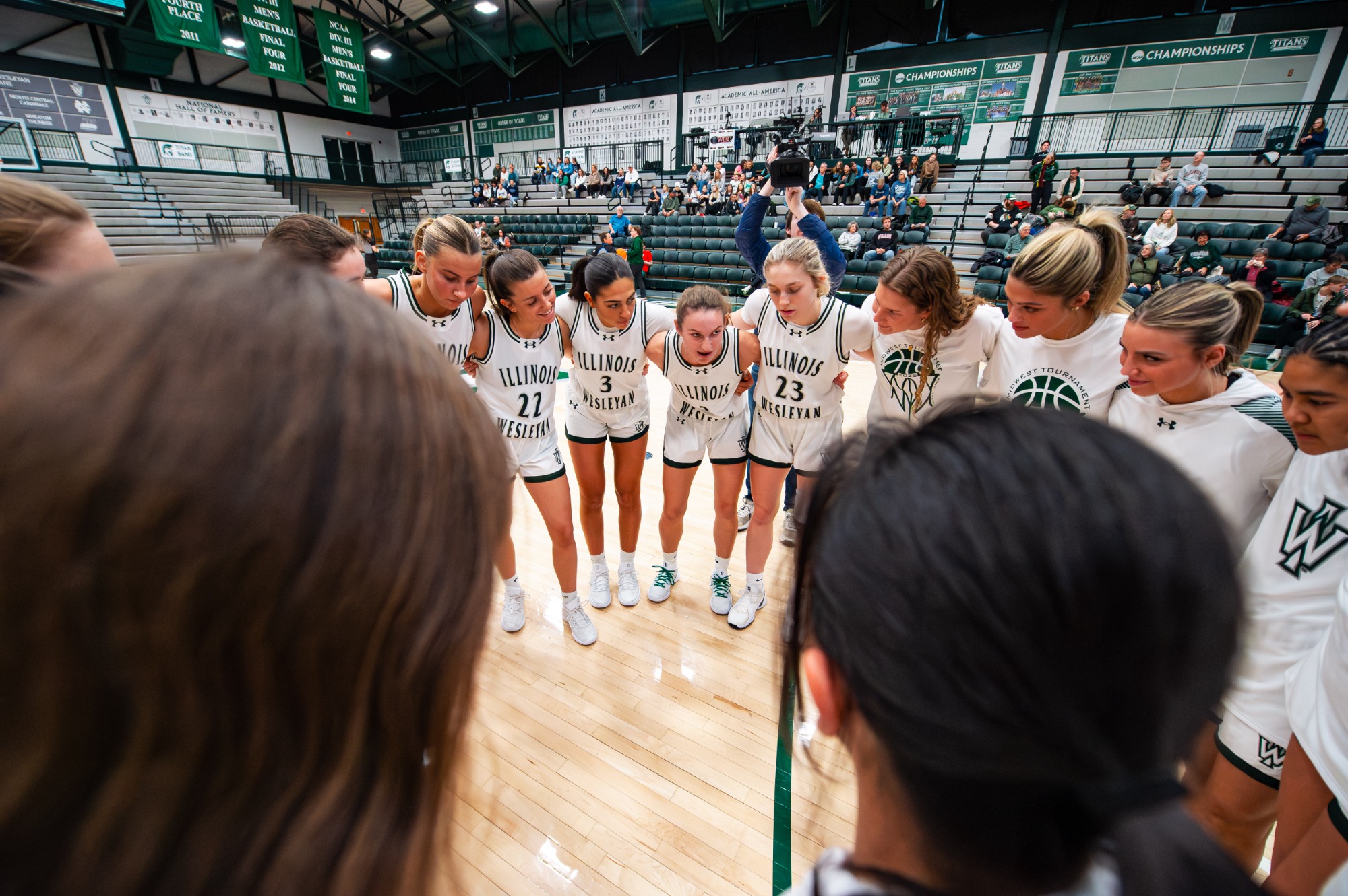 Illinois Wesleyan vs. WashU | Midwest Challenge Championship | Sunday, Nov. 30, 2025 | Shirk Center - Bloomington, Ill. | Photos by Ashtin Elder